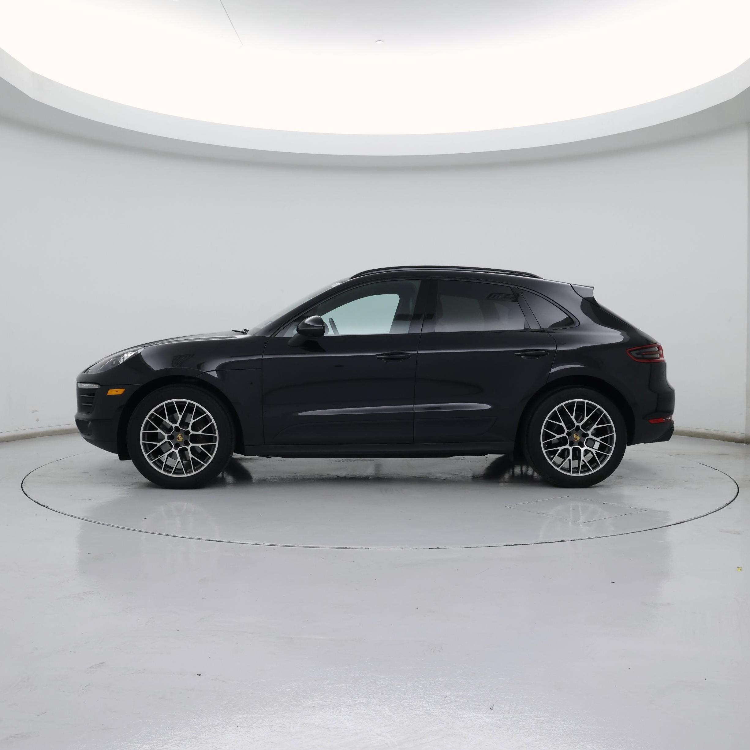 Thumbnail: 2018 Porsche Macan - 3