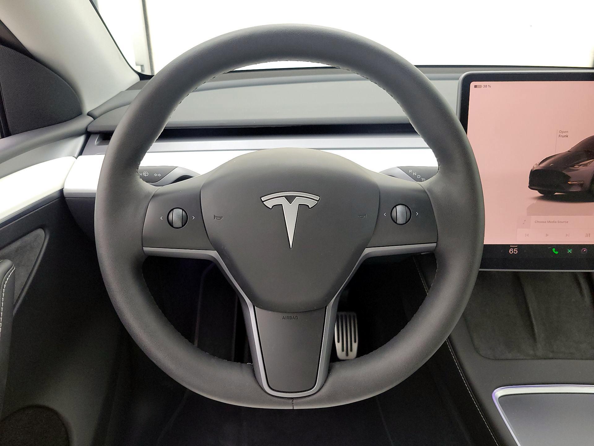 Thumbnail: 2023 Tesla Model Y - 10