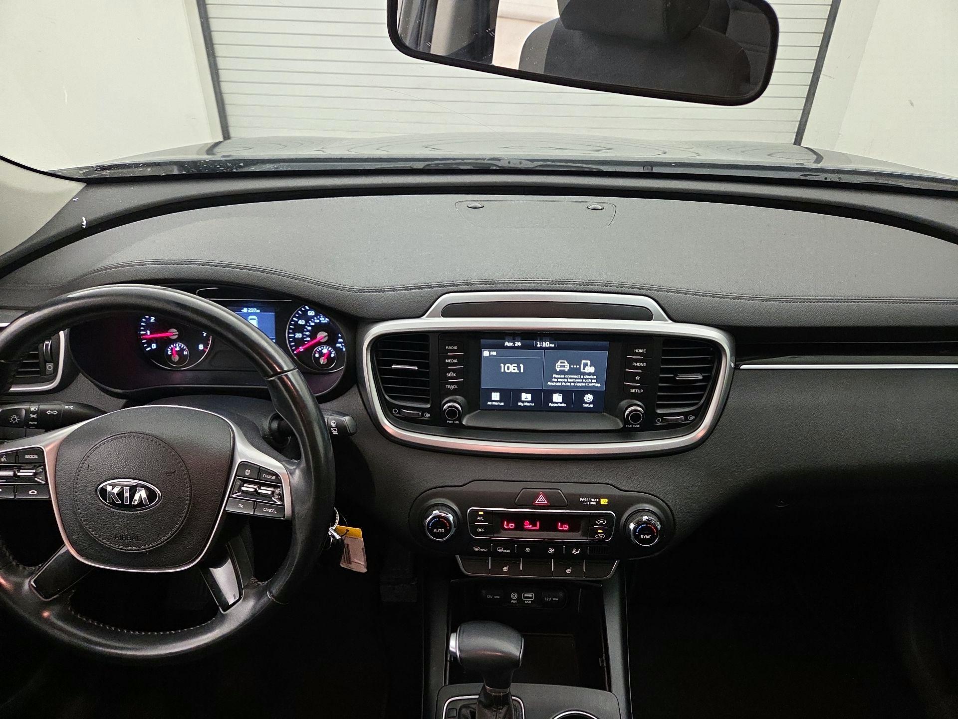 Thumbnail: 2020 Kia Sorento - 9