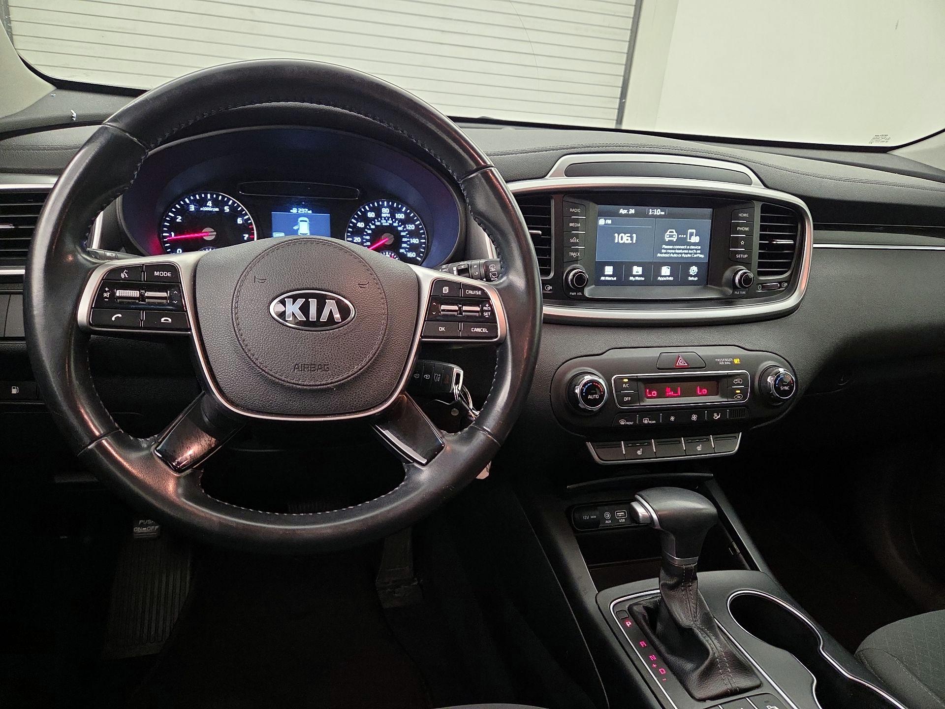 Thumbnail: 2020 Kia Sorento - 10