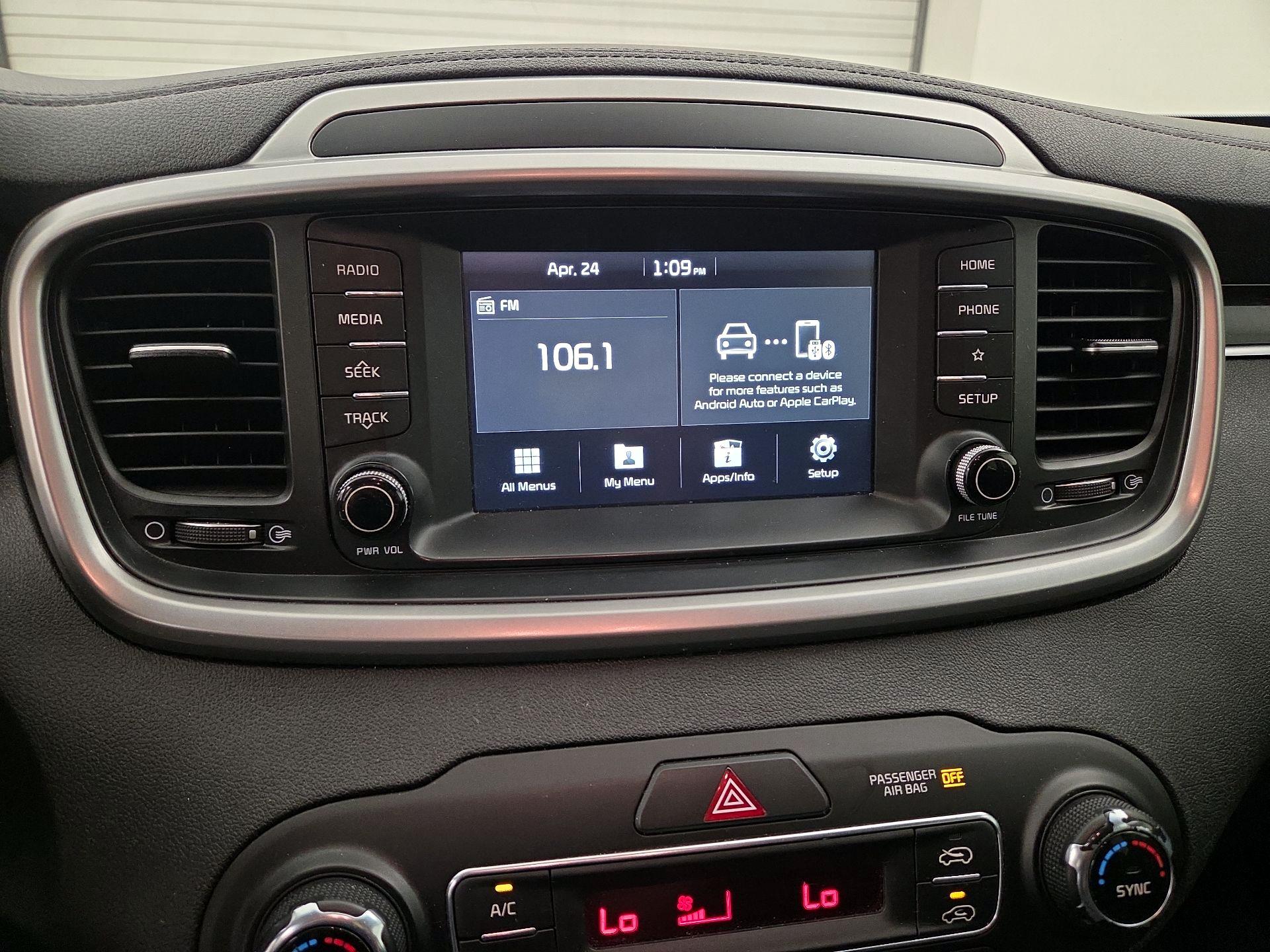 Thumbnail: 2020 Kia Sorento - 15