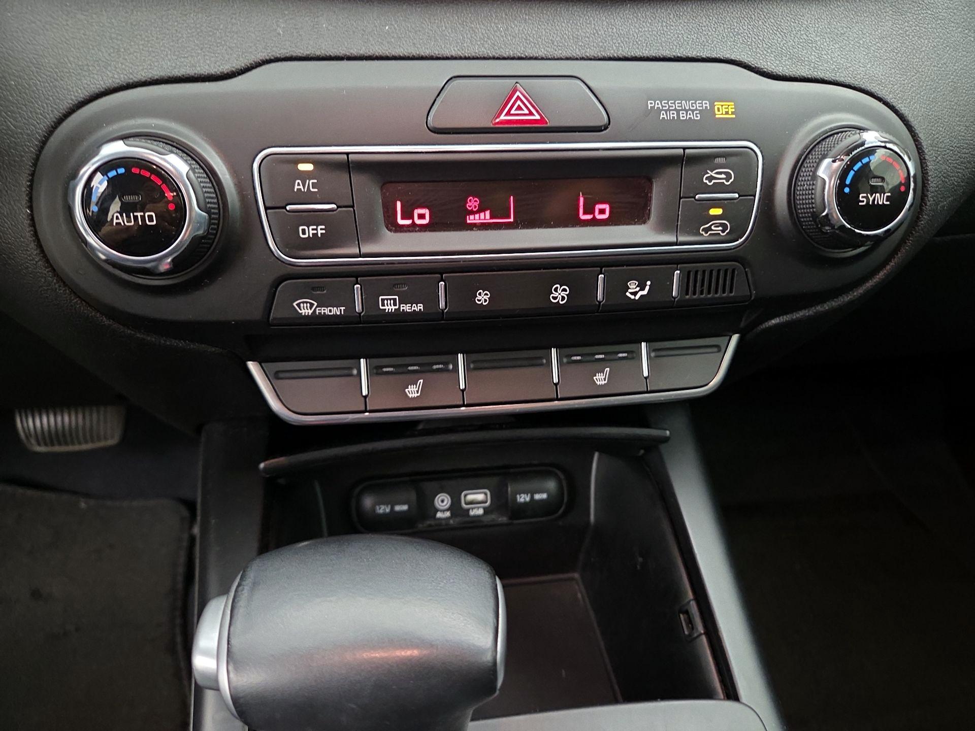 Thumbnail: 2020 Kia Sorento - 16