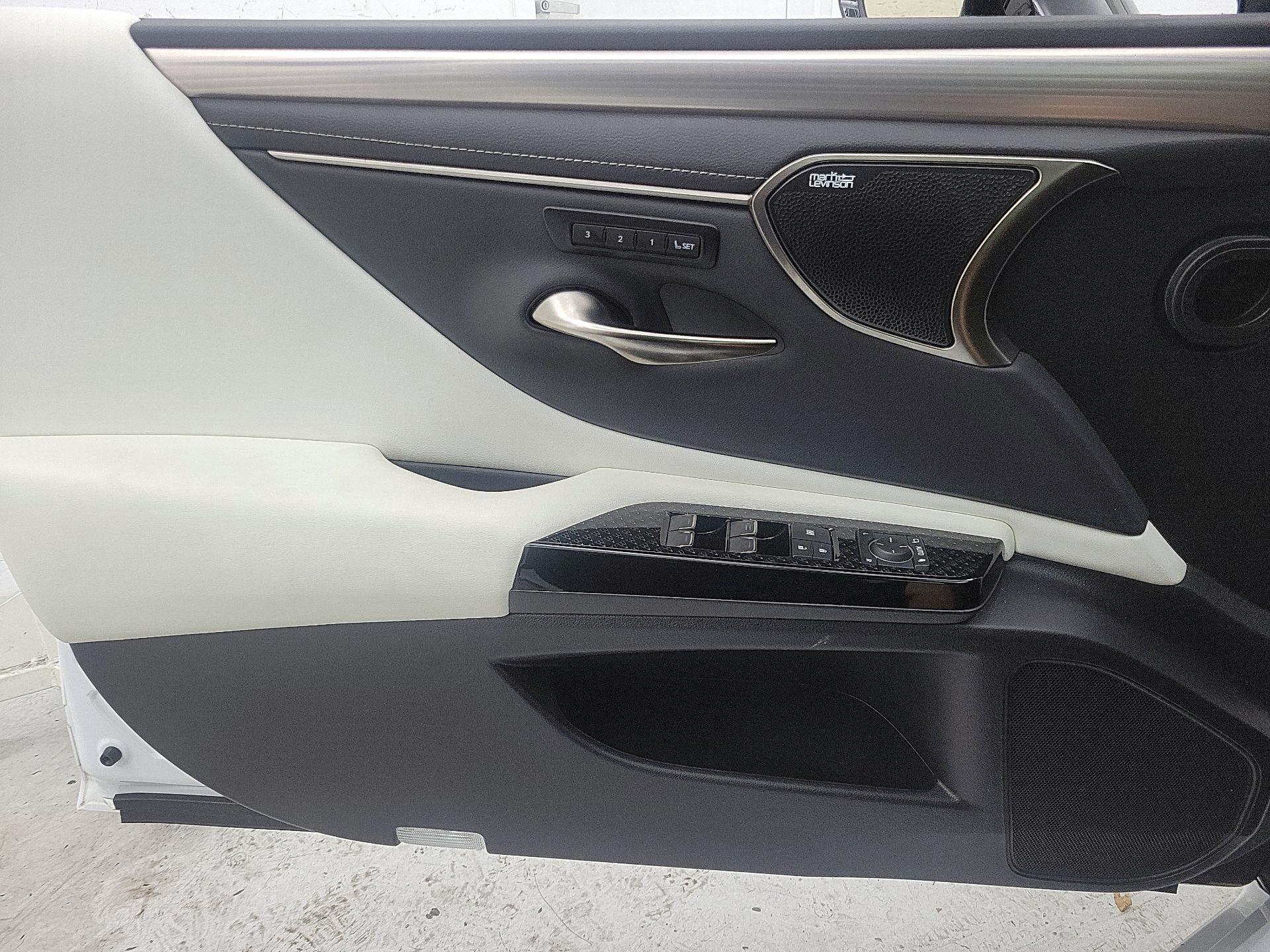Thumbnail: 2025 Lexus ES - 12