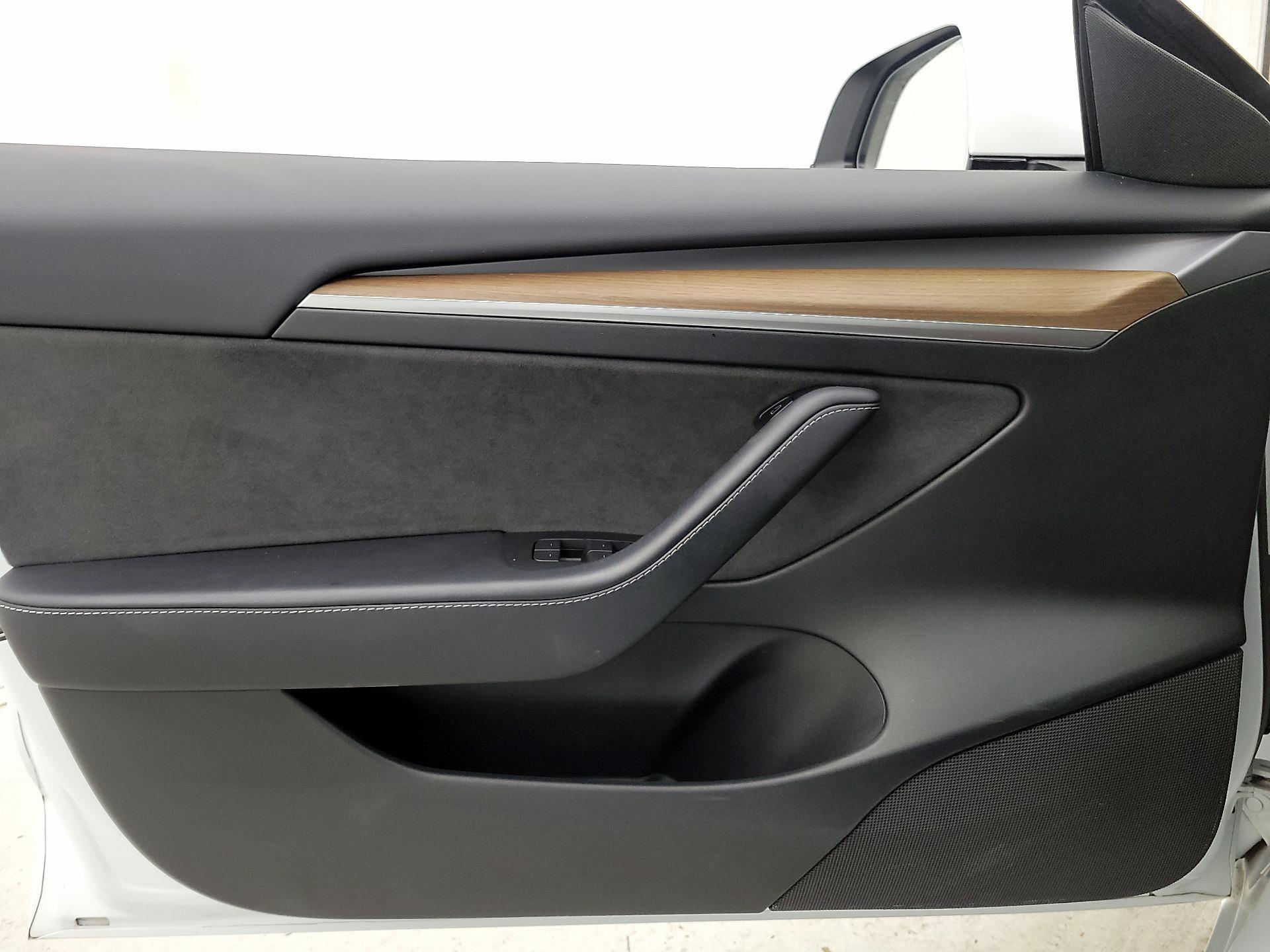 Thumbnail: 2023 Tesla Model 3 - 12