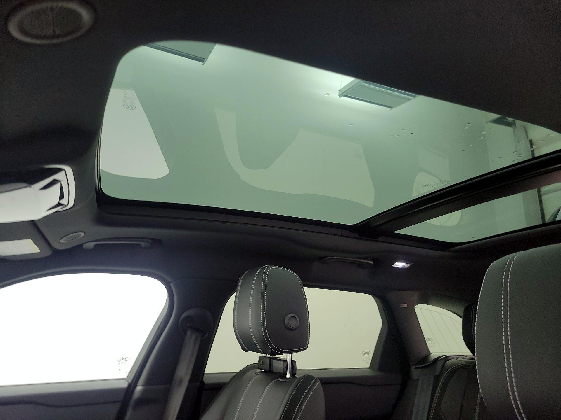 Thumbnail: 2021 Land Rover Range Rover Velar - 18