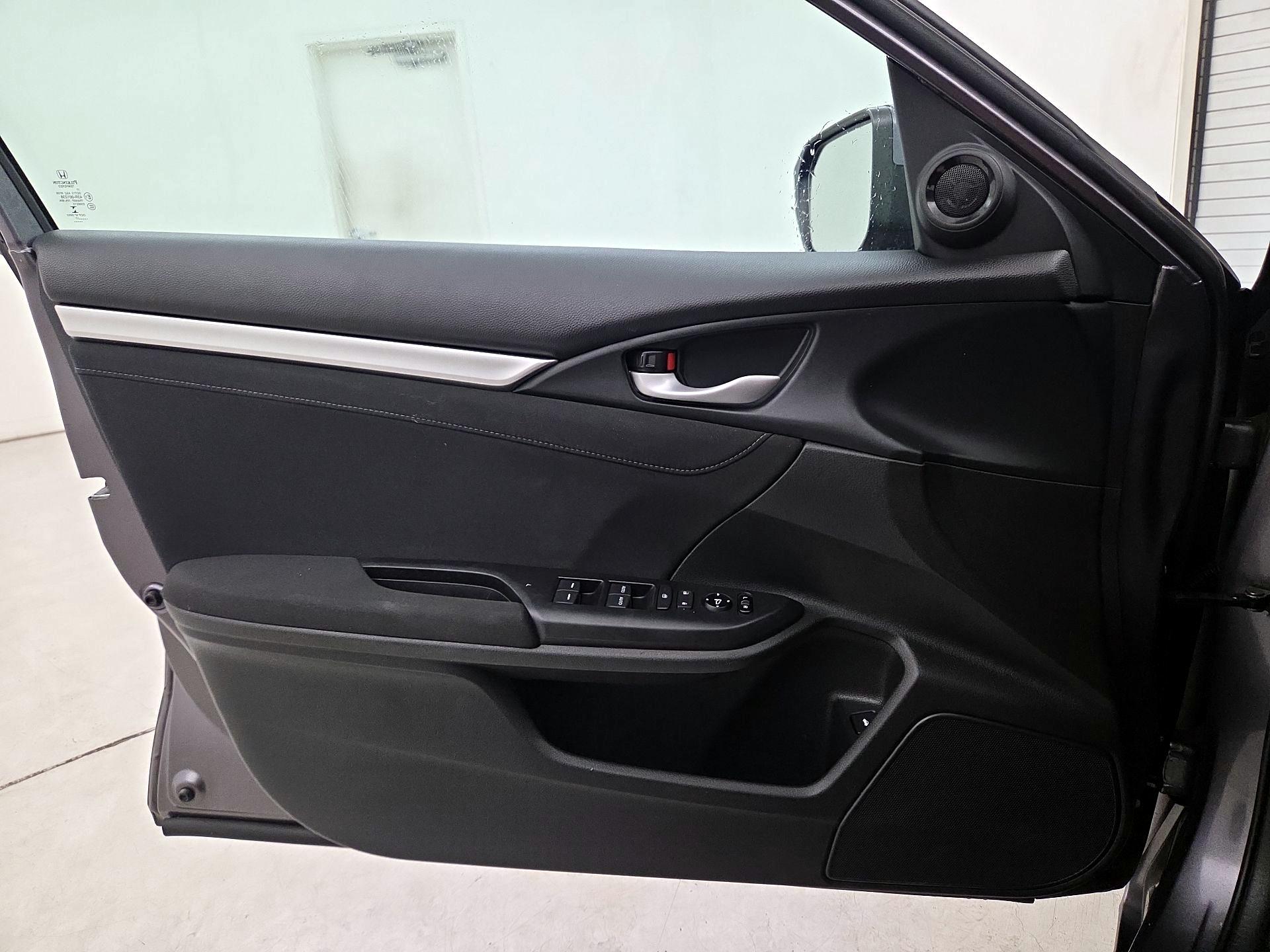Thumbnail: 2017 Honda Civic - 12