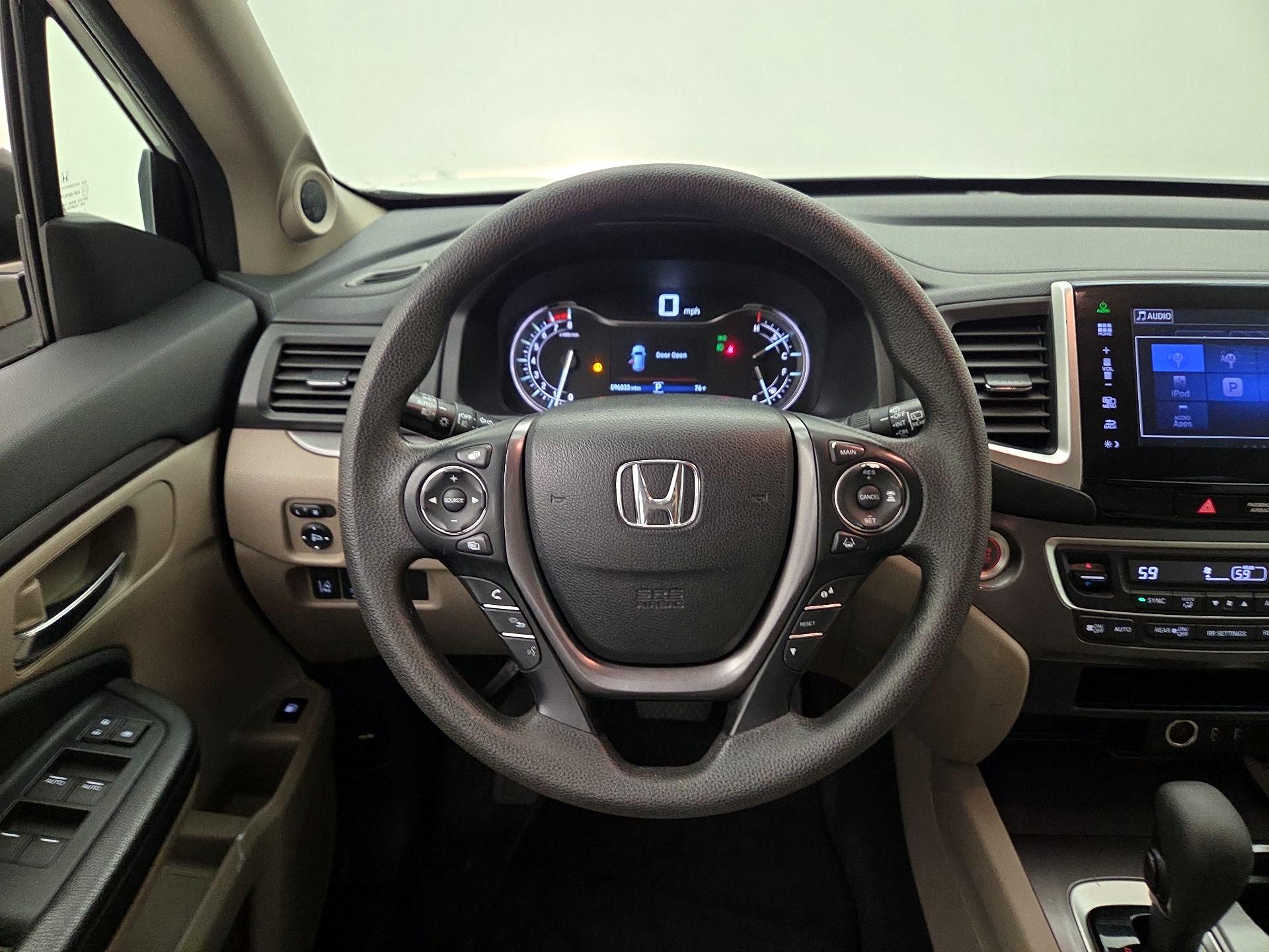 Thumbnail: 2016 Honda Pilot - 10