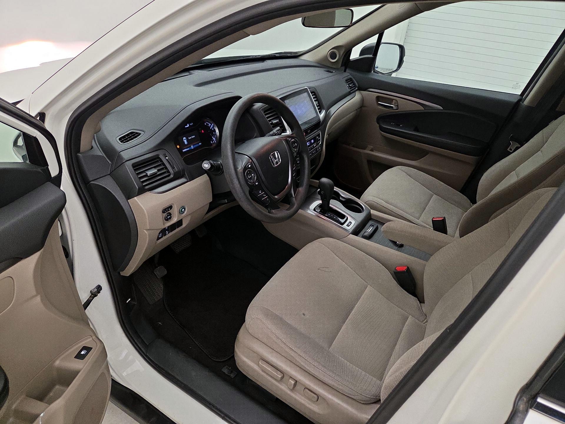 Thumbnail: 2016 Honda Pilot - 11