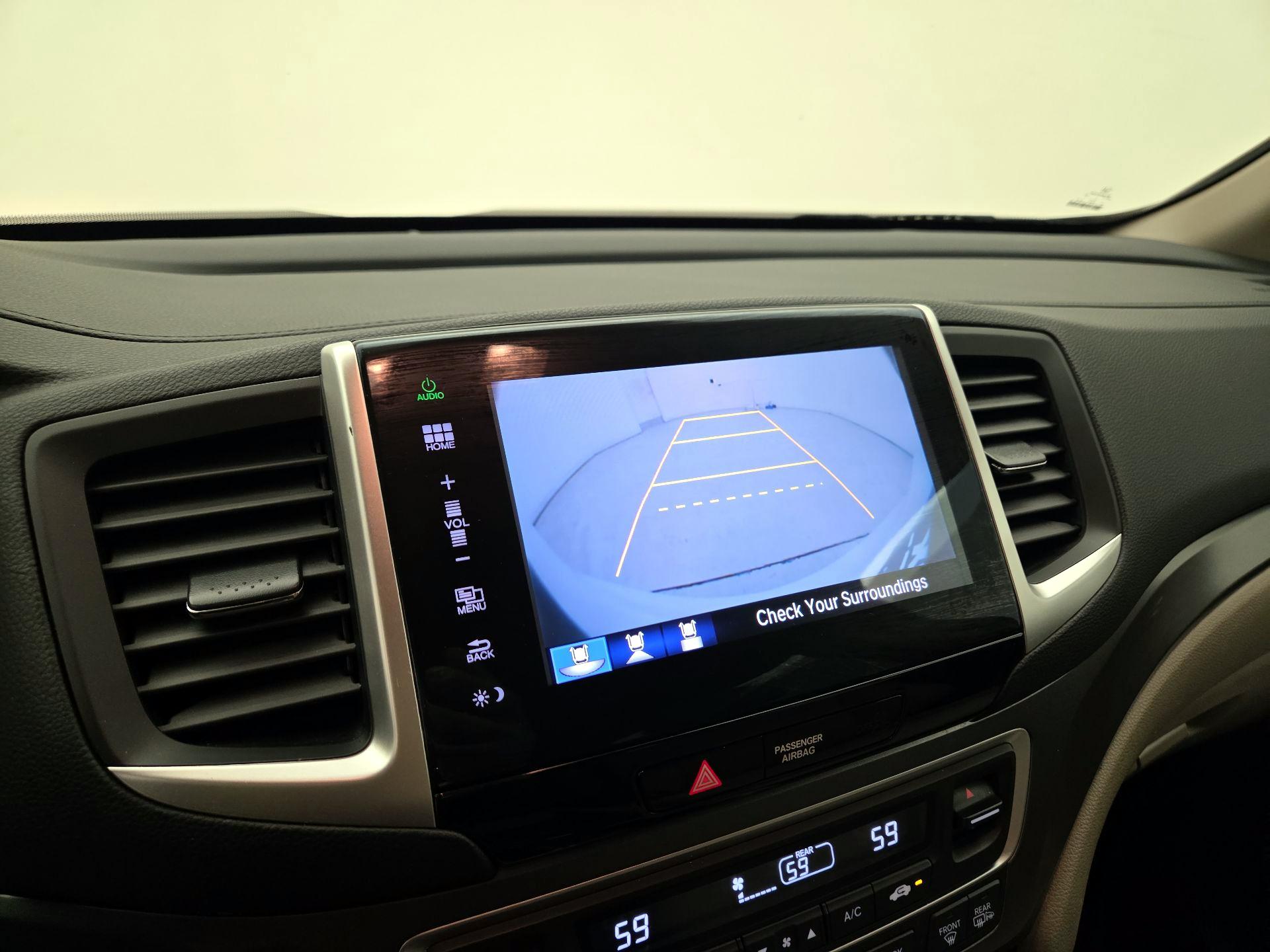 Thumbnail: 2016 Honda Pilot - 14