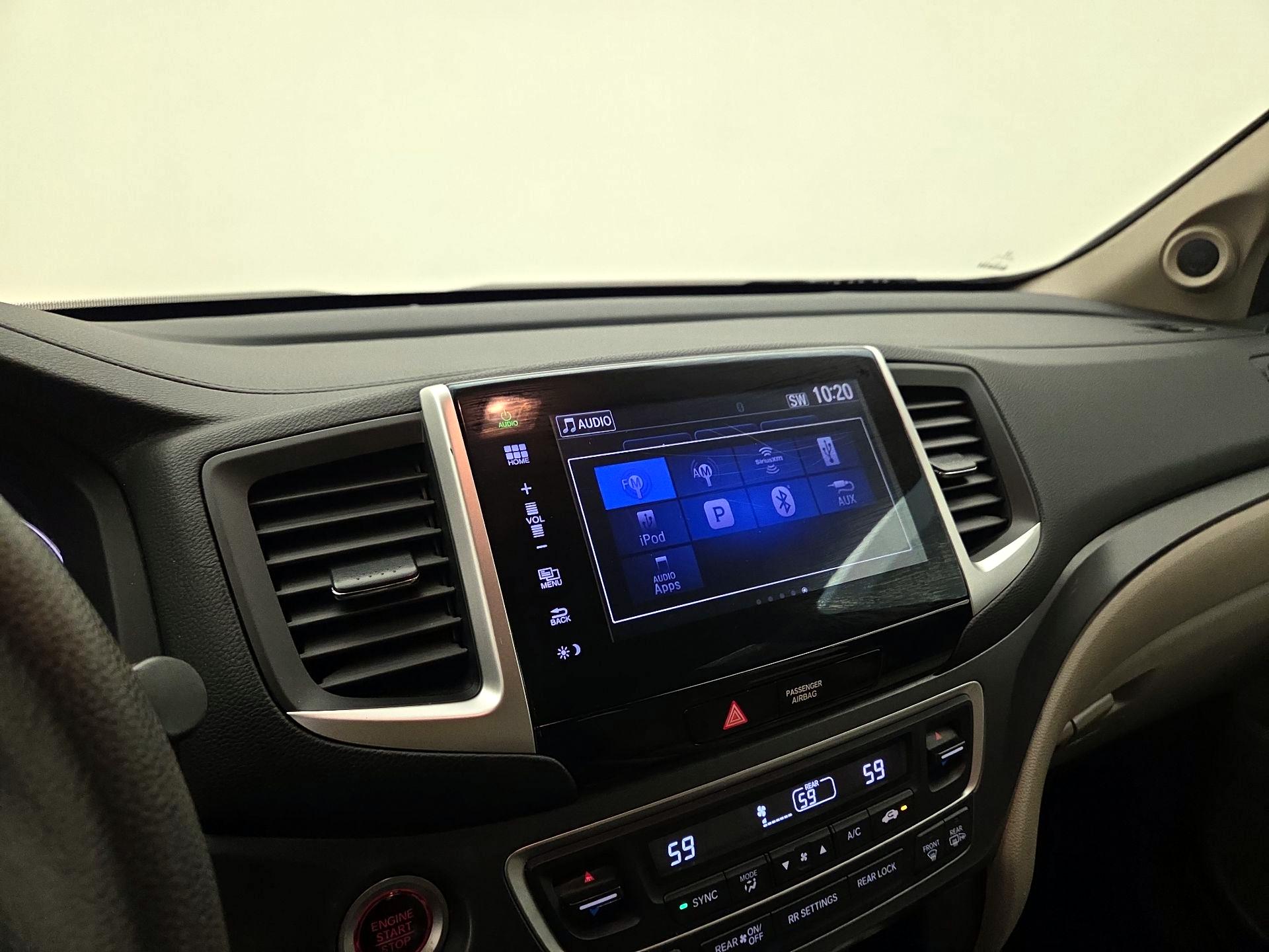 Thumbnail: 2016 Honda Pilot - 15