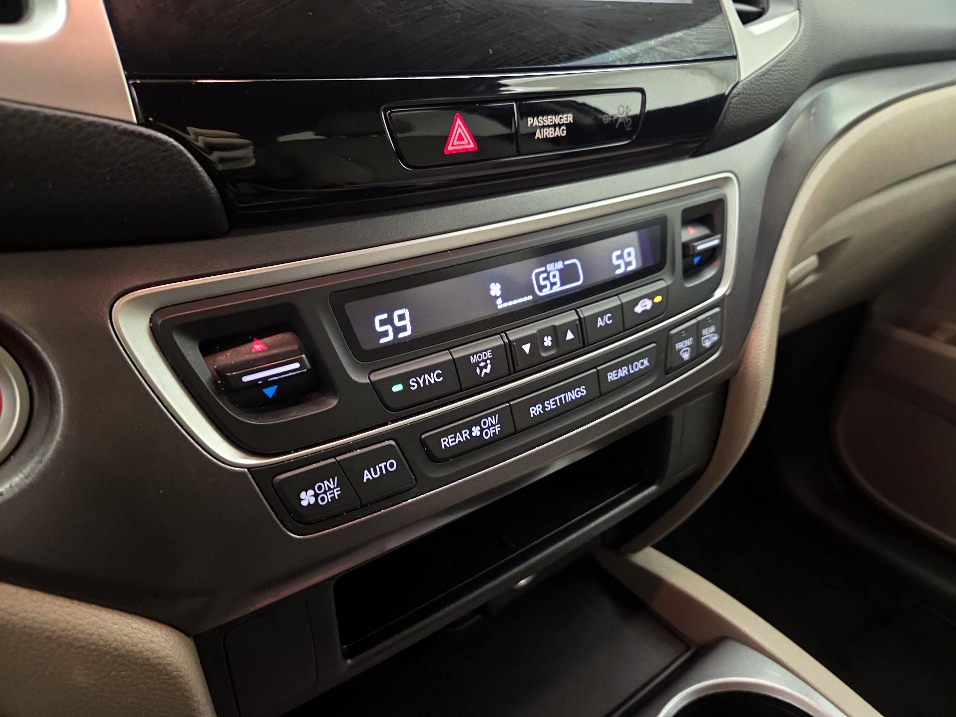Thumbnail: 2016 Honda Pilot - 16