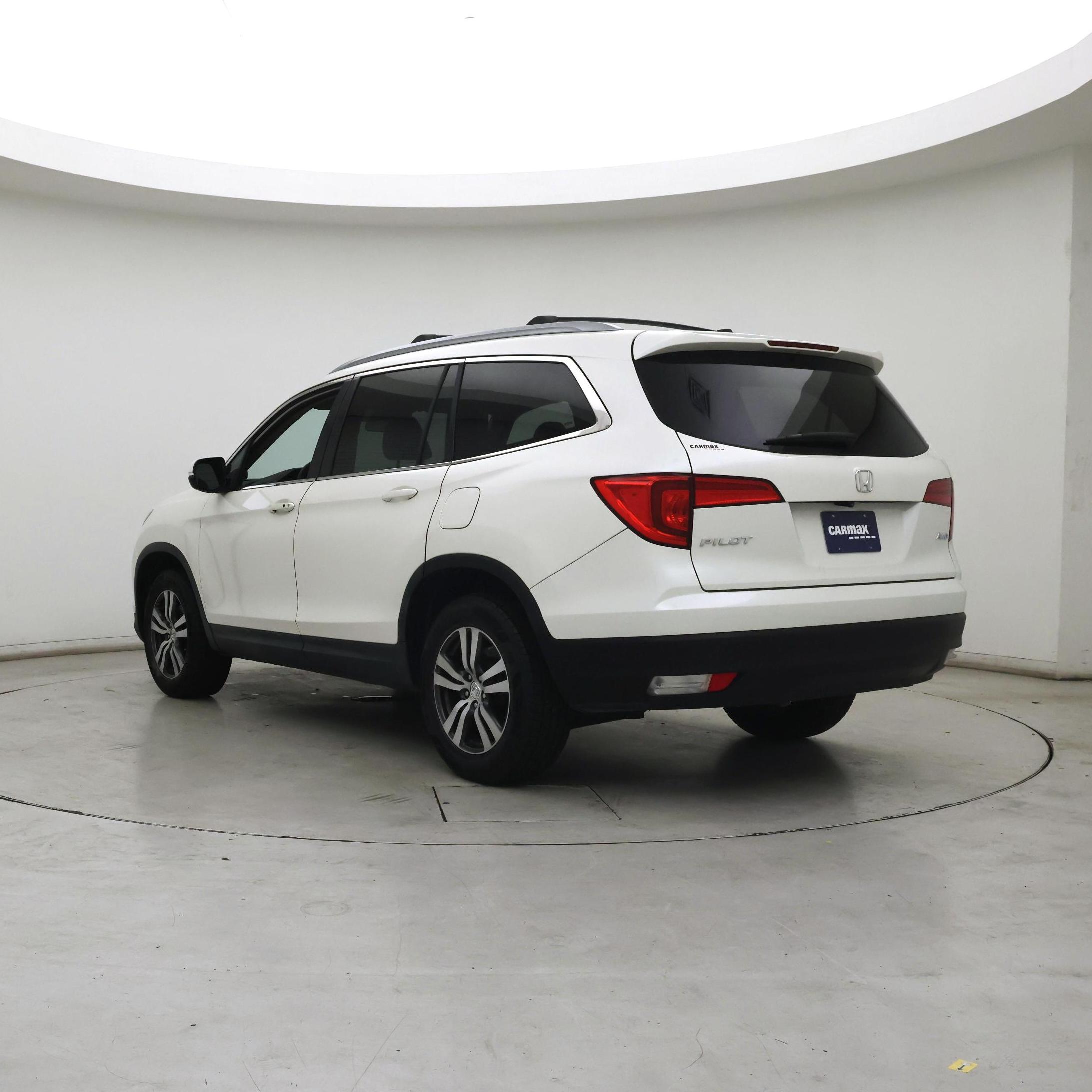 Thumbnail: 2016 Honda Pilot - 2