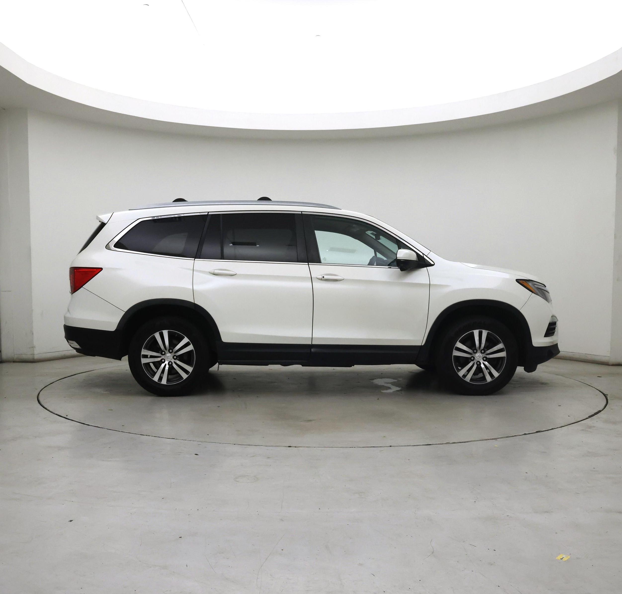 Thumbnail: 2016 Honda Pilot - 7