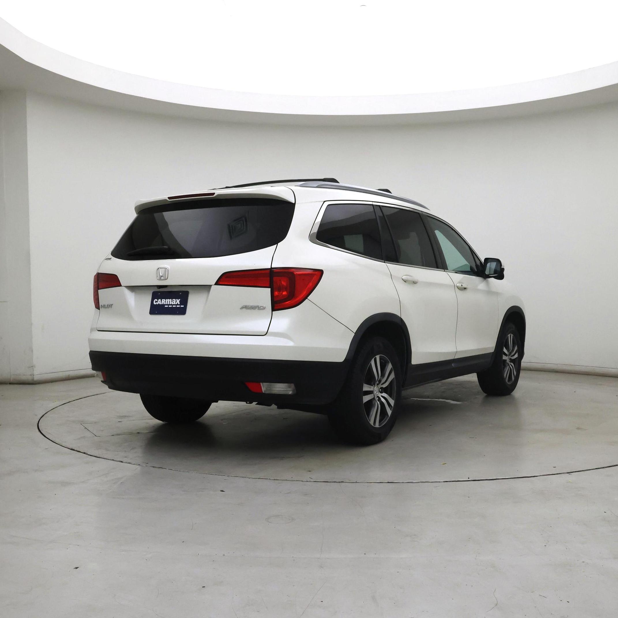 Thumbnail: 2016 Honda Pilot - 8