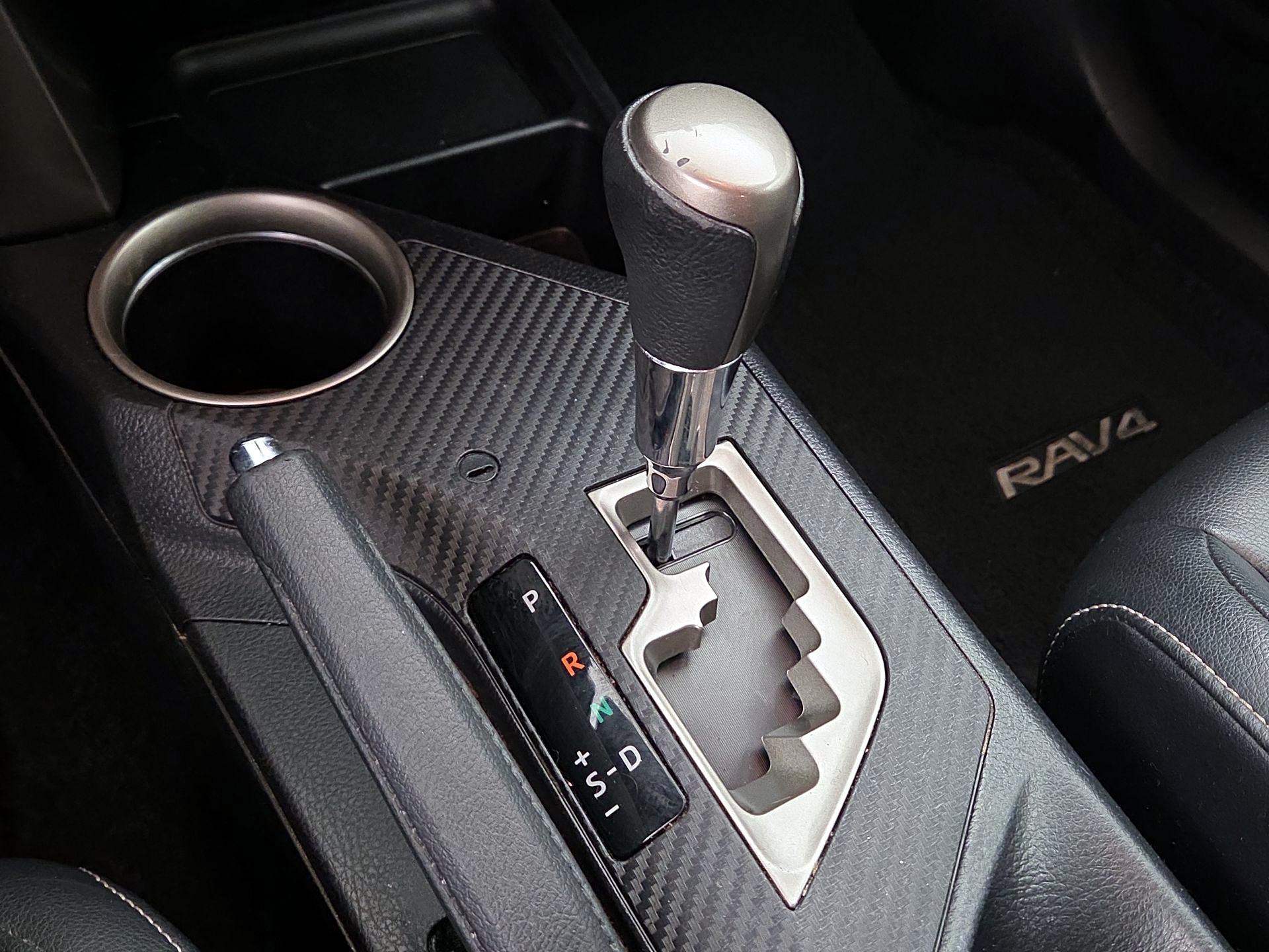 Thumbnail: 2015 Toyota RAV4 - 18