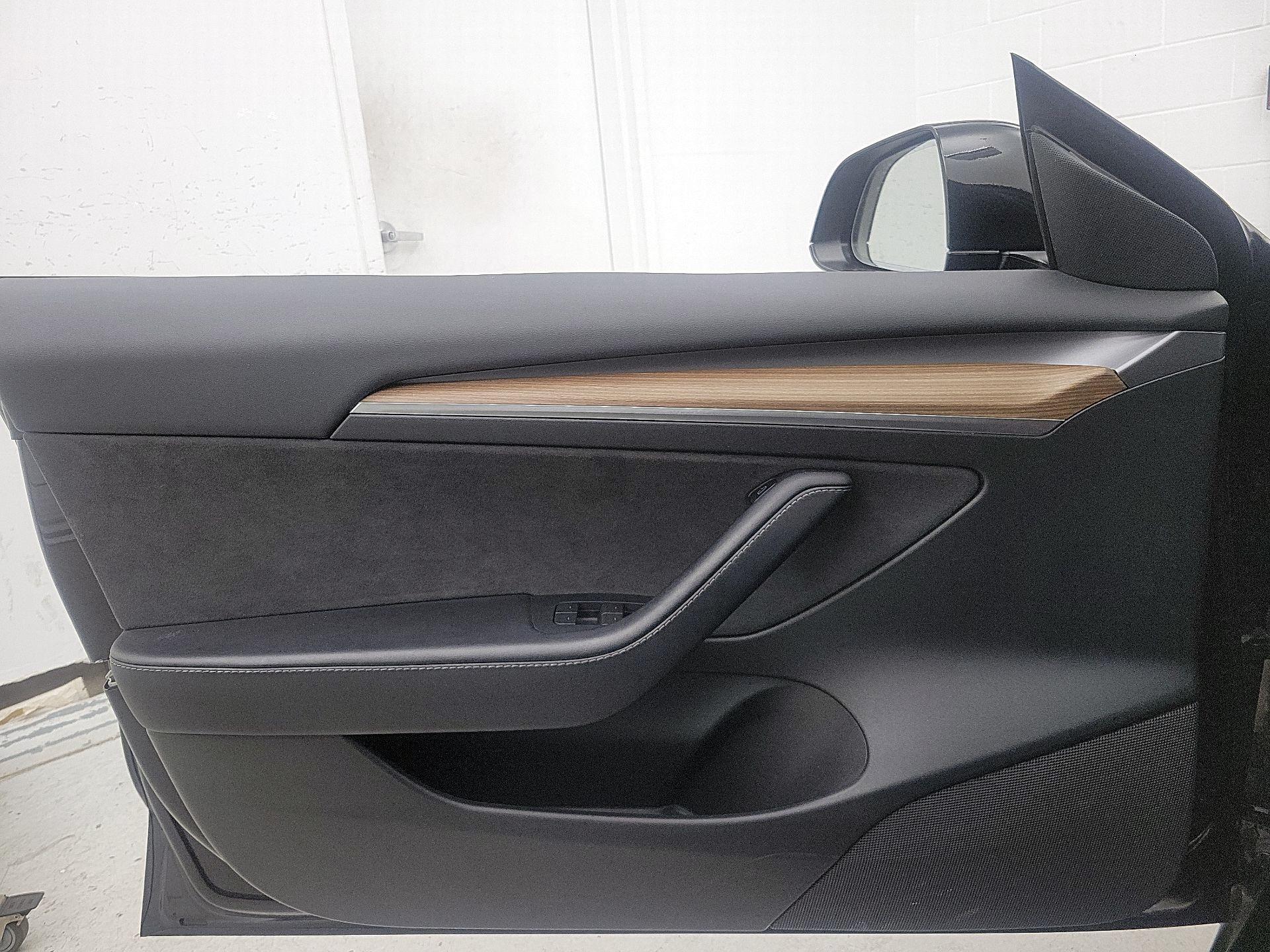 Thumbnail: 2023 Tesla Model 3 - 12