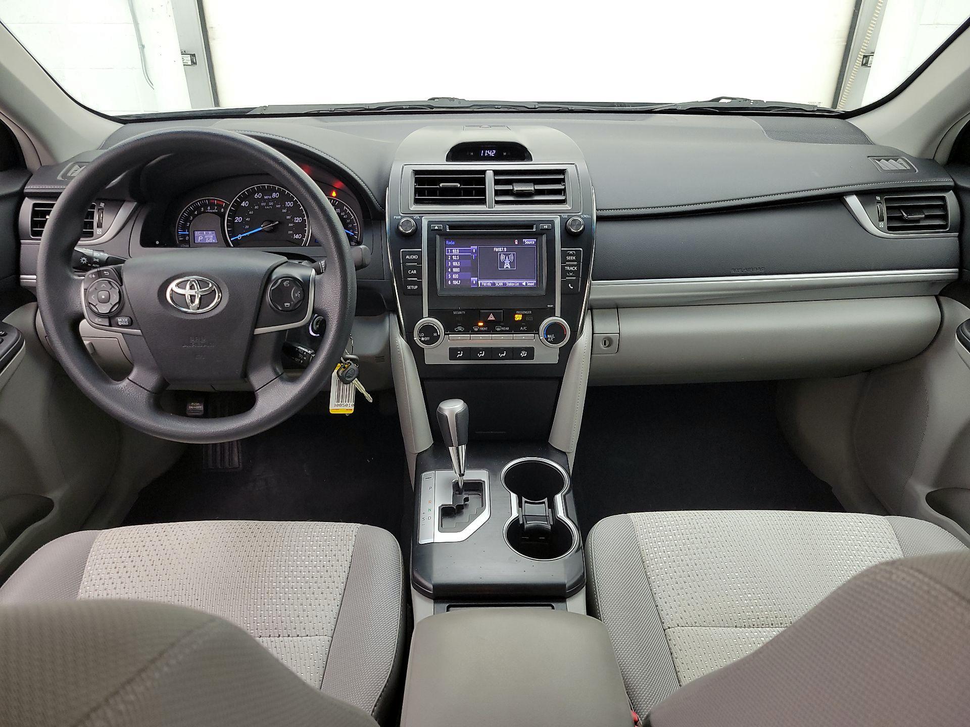 Thumbnail: 2014 Toyota Camry - 9