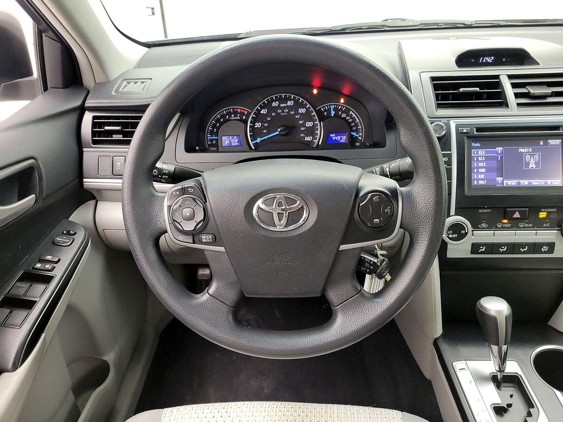 Thumbnail: 2014 Toyota Camry - 10