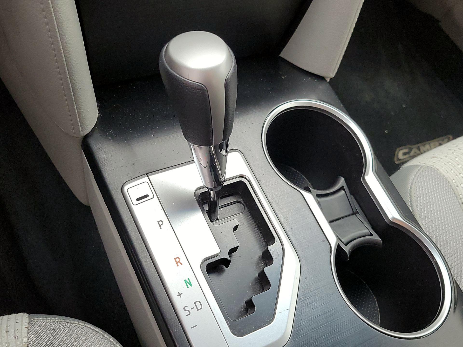 Thumbnail: 2014 Toyota Camry - 17