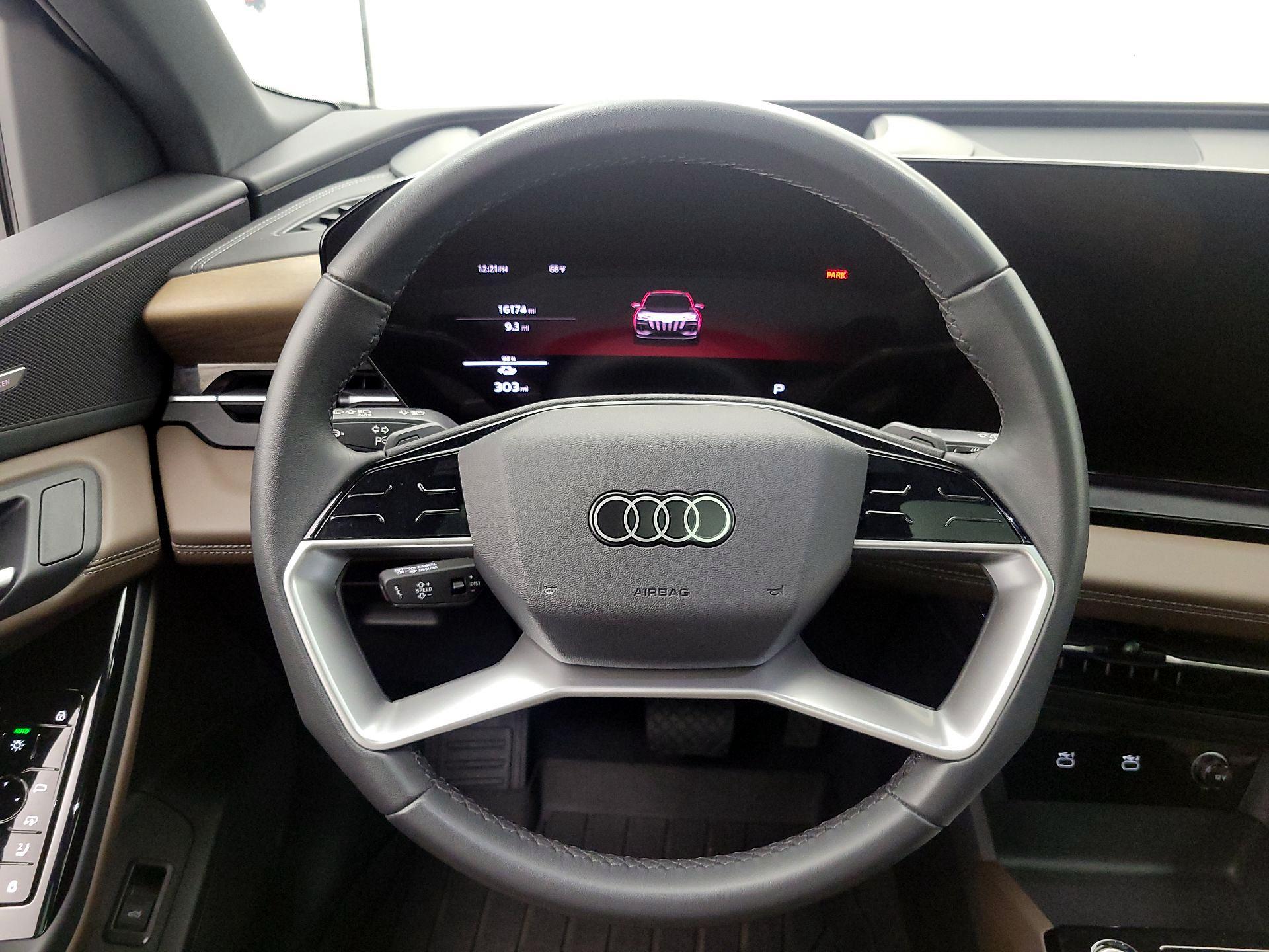 Thumbnail: 2025 Audi Q6 e-tron - 10