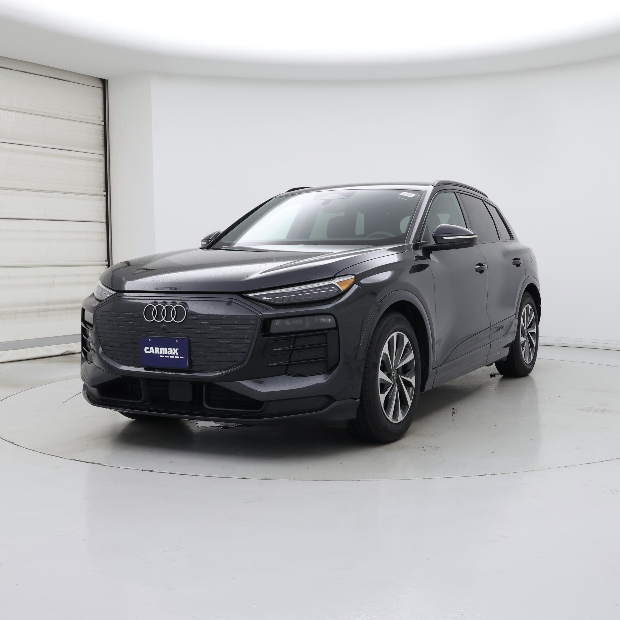 Thumbnail: 2025 Audi Q6 e-tron - 4