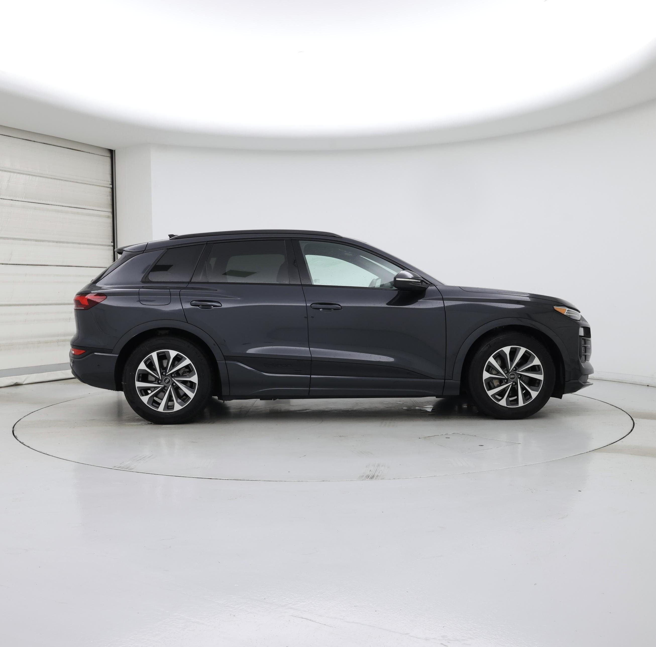 Thumbnail: 2025 Audi Q6 e-tron - 7
