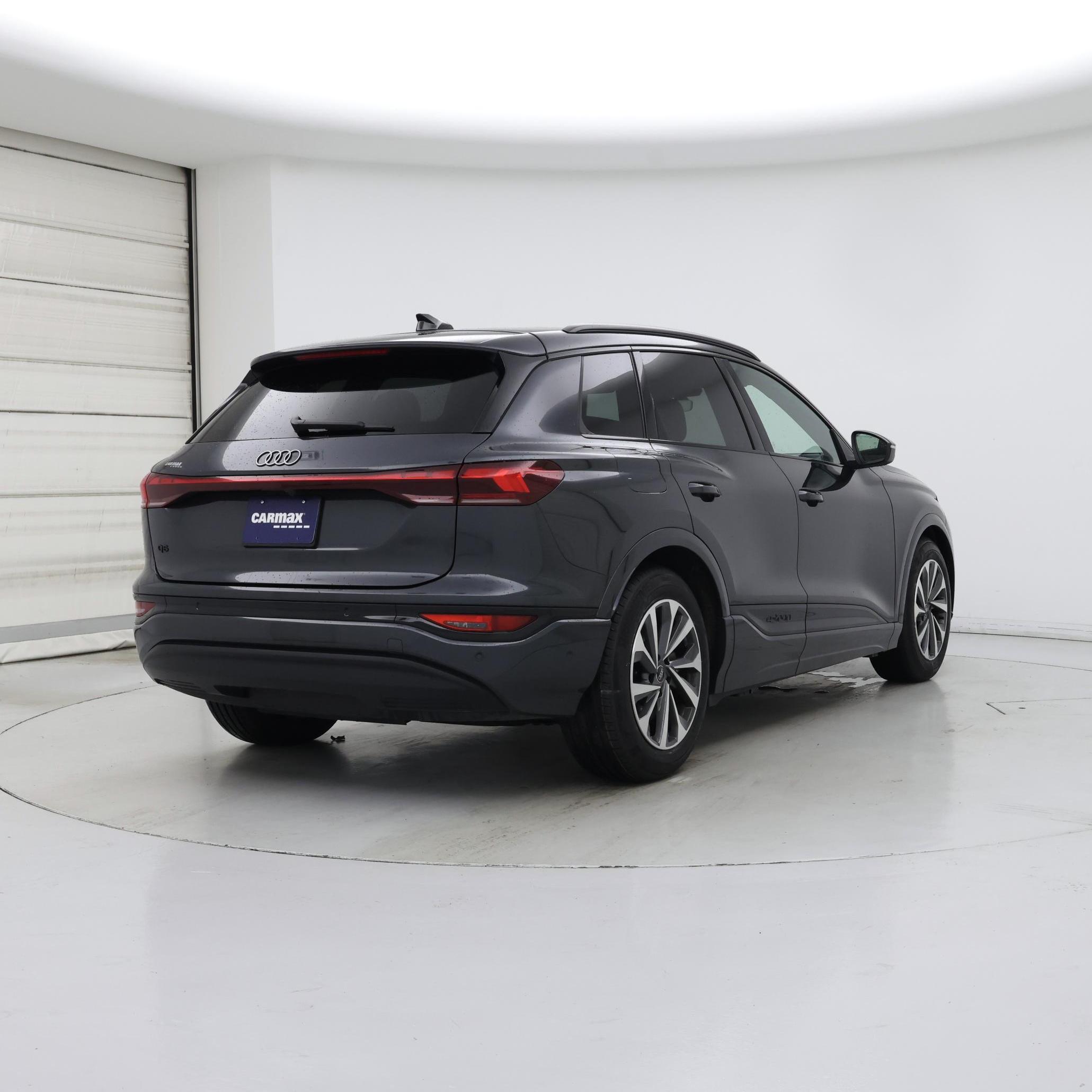 Thumbnail: 2025 Audi Q6 e-tron - 8