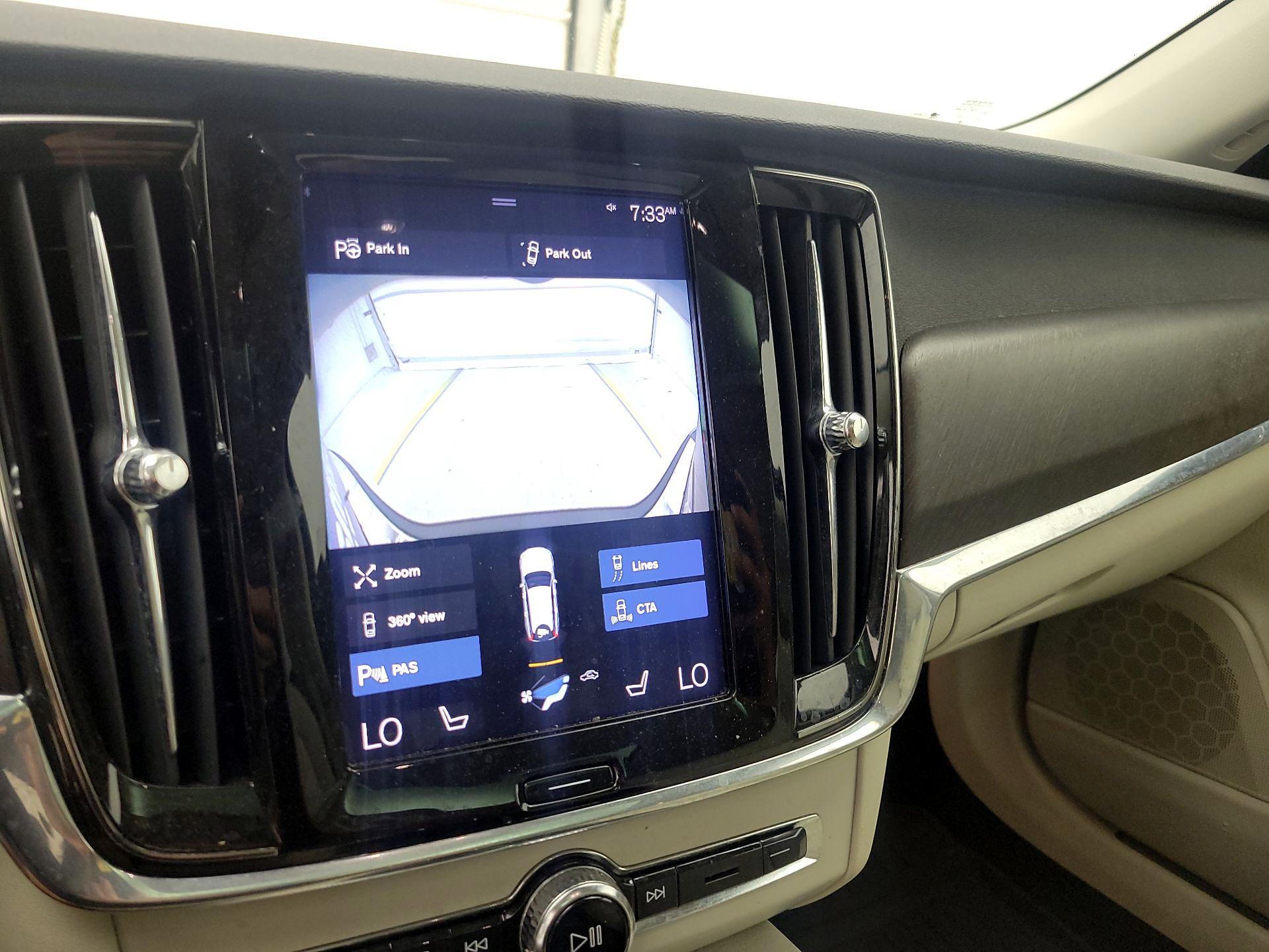 Thumbnail: 2018 Volvo V90 - 14