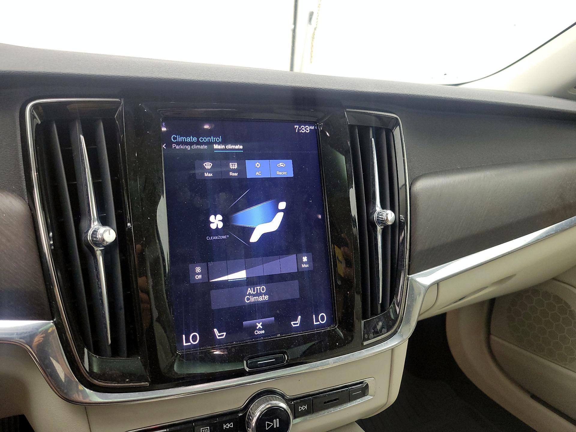 Thumbnail: 2018 Volvo V90 - 16