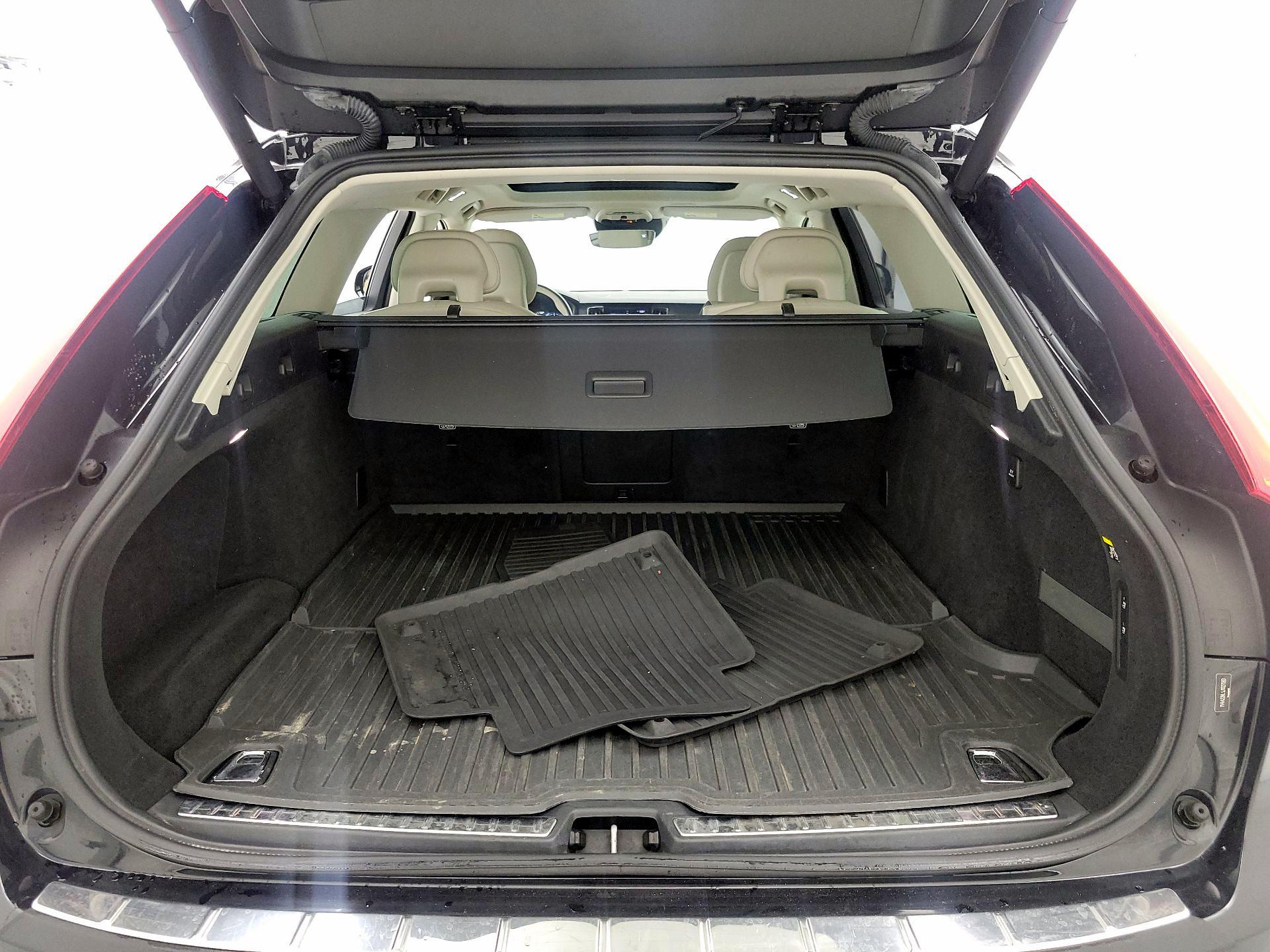 Thumbnail: 2018 Volvo V90 - 20