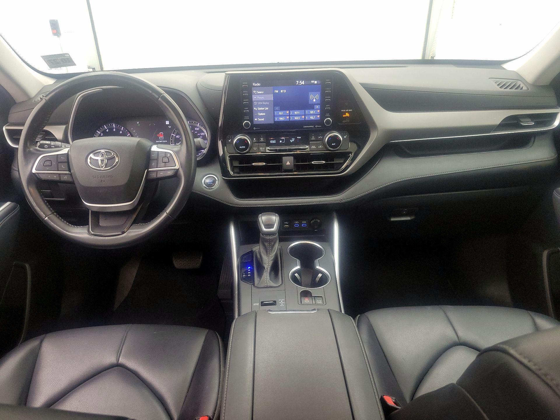 Thumbnail: 2022 Toyota Highlander - 9