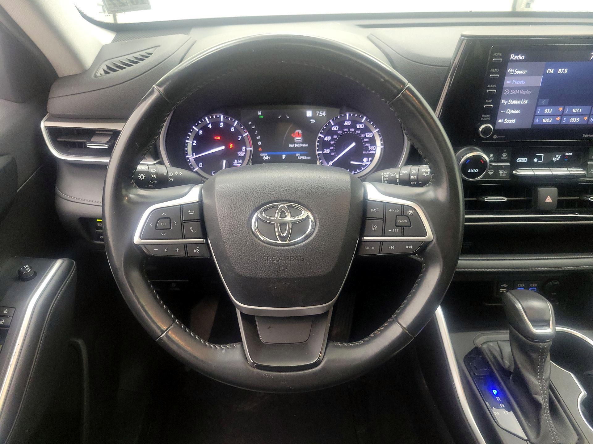 Thumbnail: 2022 Toyota Highlander - 10
