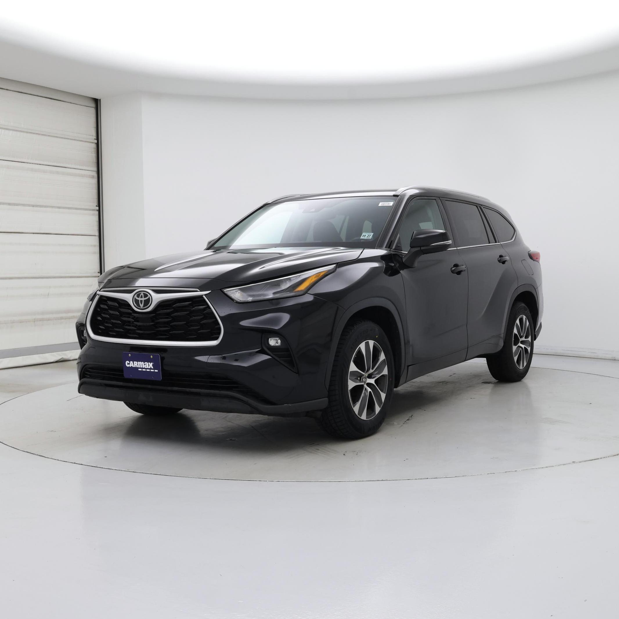 Thumbnail: 2022 Toyota Highlander - 4
