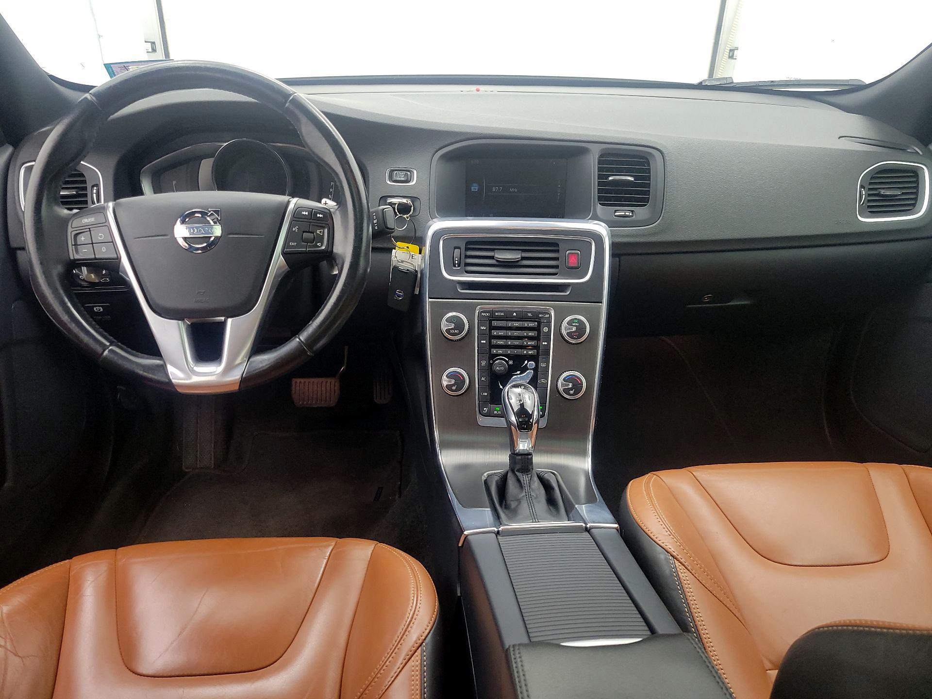 Thumbnail: 2015 Volvo S60 - 9
