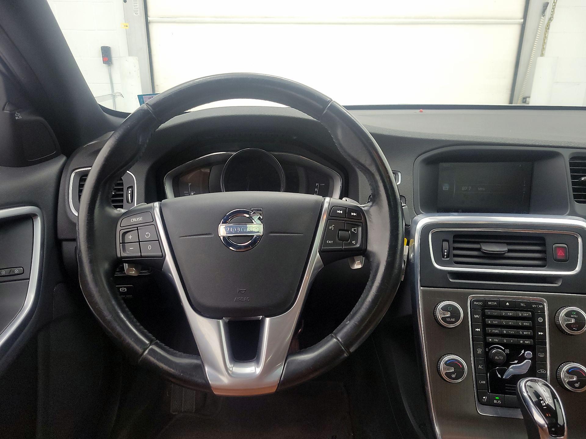 Thumbnail: 2015 Volvo S60 - 10