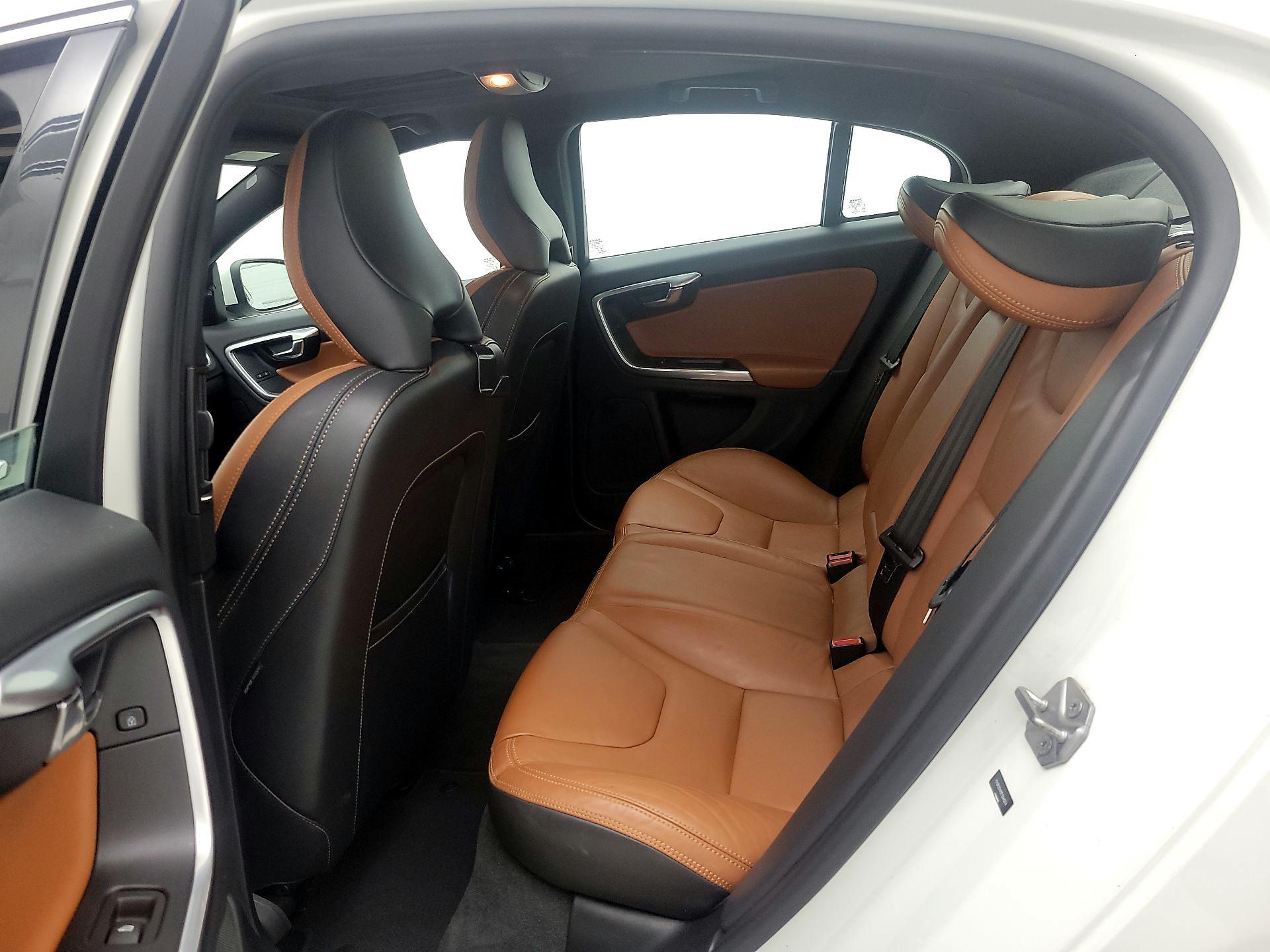 Thumbnail: 2015 Volvo S60 - 18