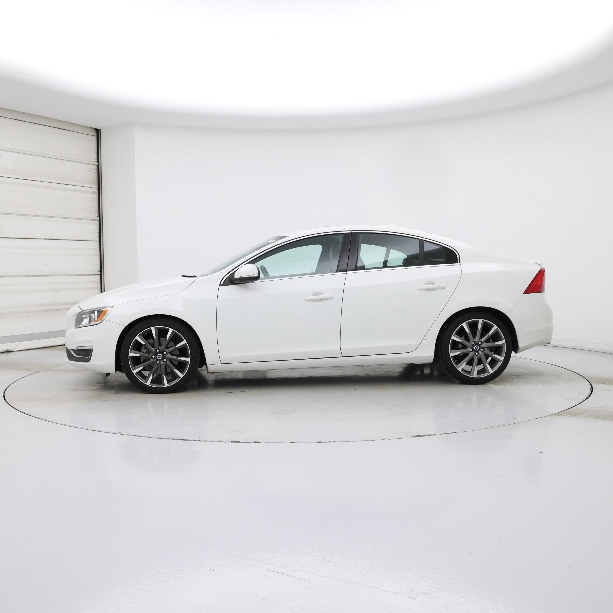 Thumbnail: 2015 Volvo S60 - 3