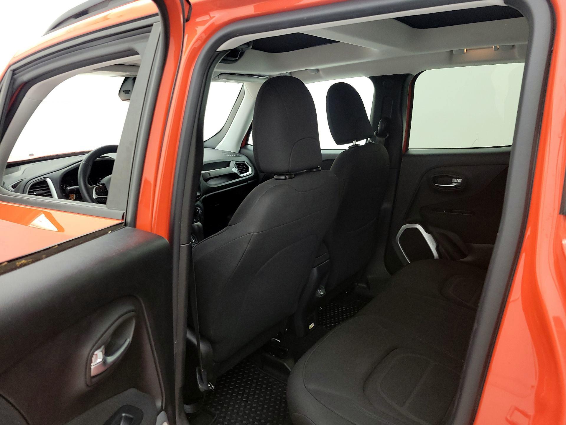 Thumbnail: 2018 Jeep Renegade - 19
