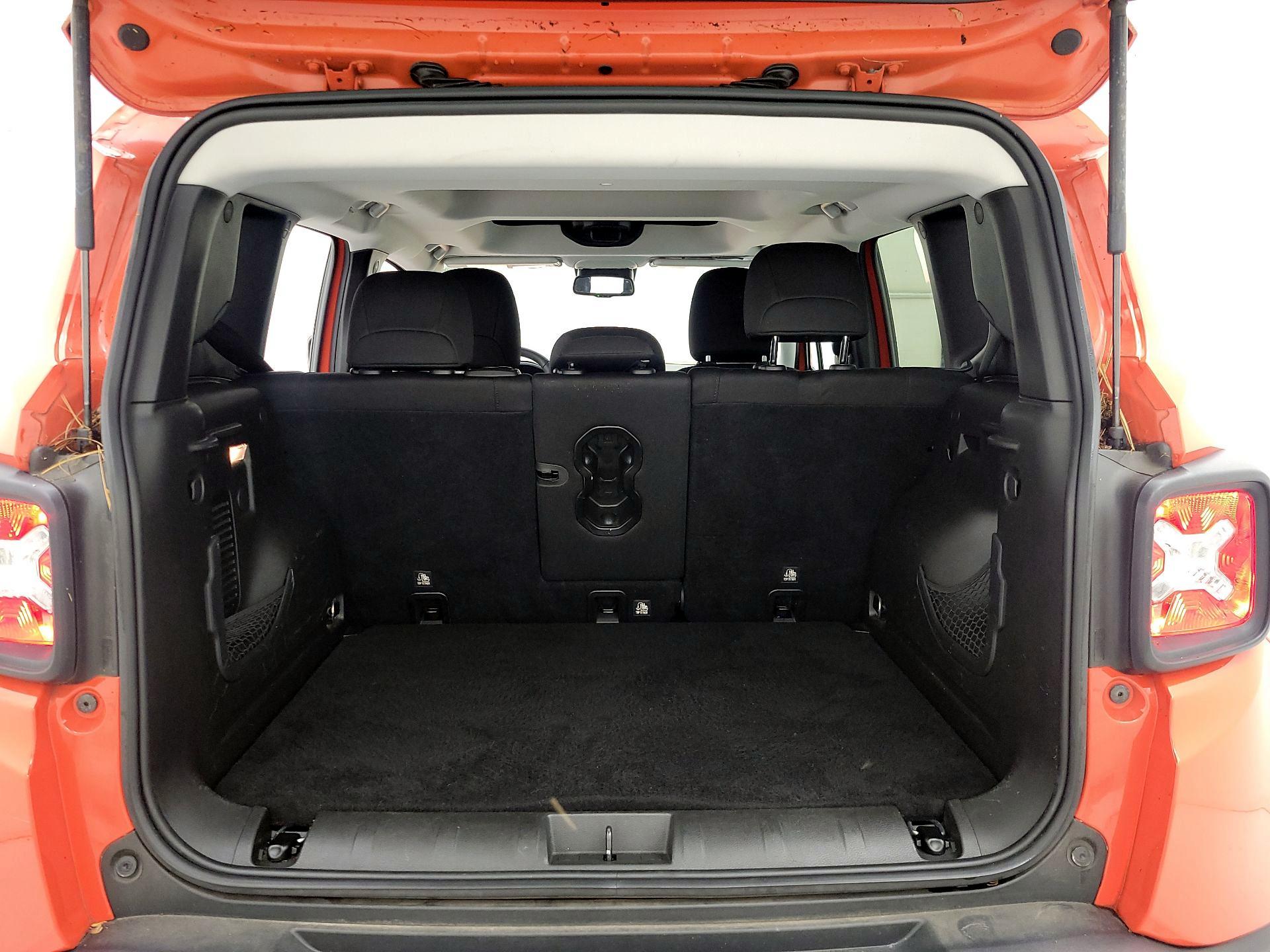 Thumbnail: 2018 Jeep Renegade - 20