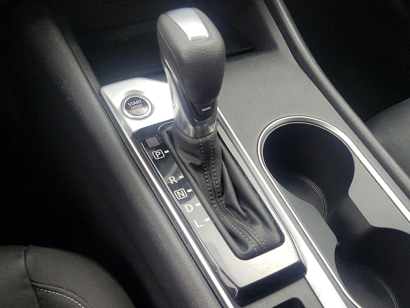 2022 Nissan Altima SV - Photo 18