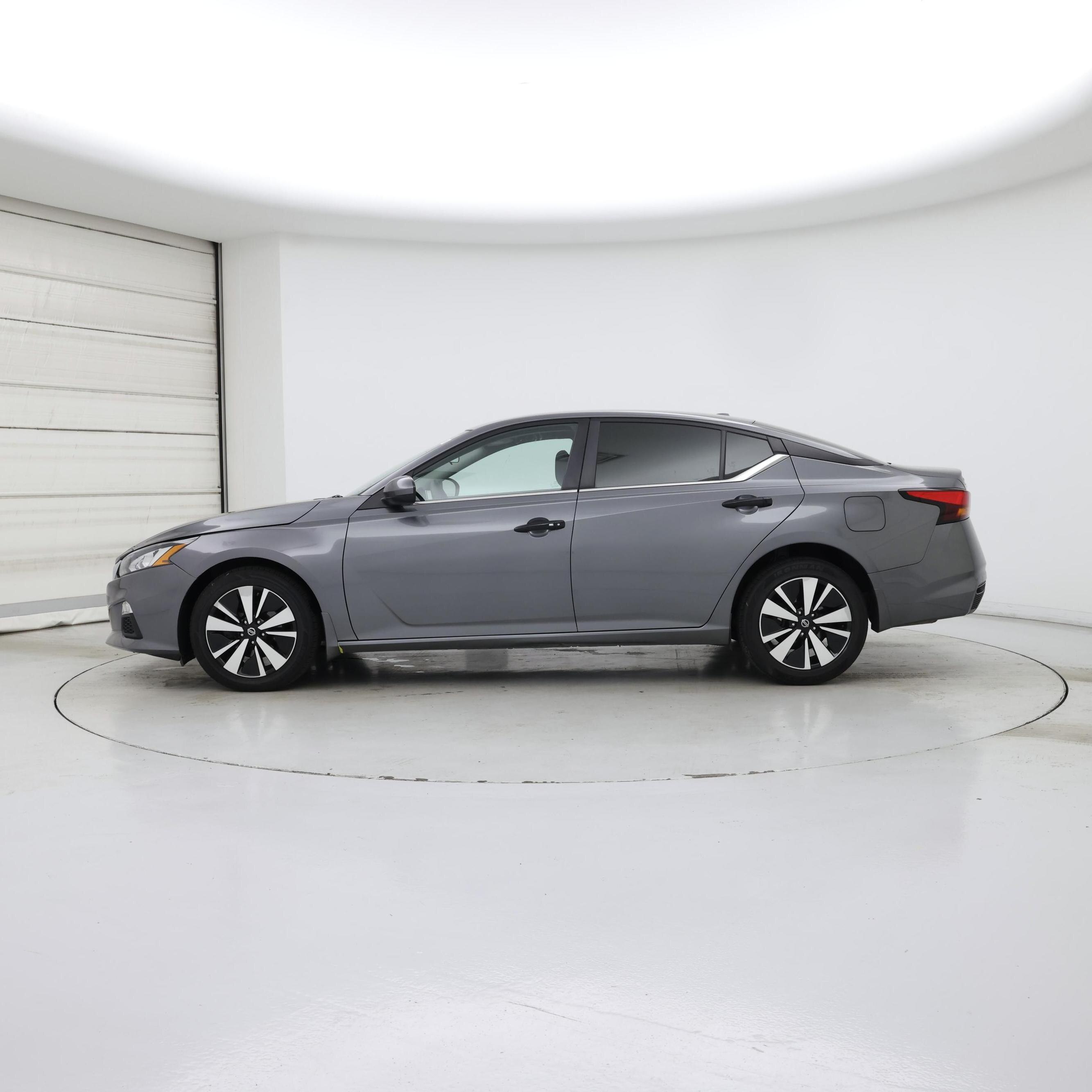 Thumbnail: 2022 Nissan Altima - 3