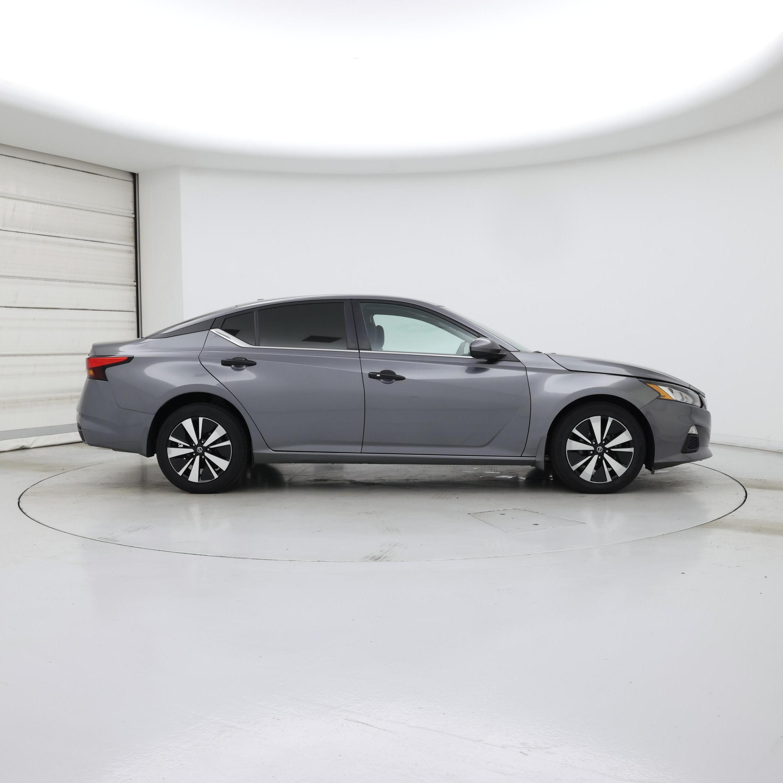 Thumbnail: 2022 Nissan Altima - 7