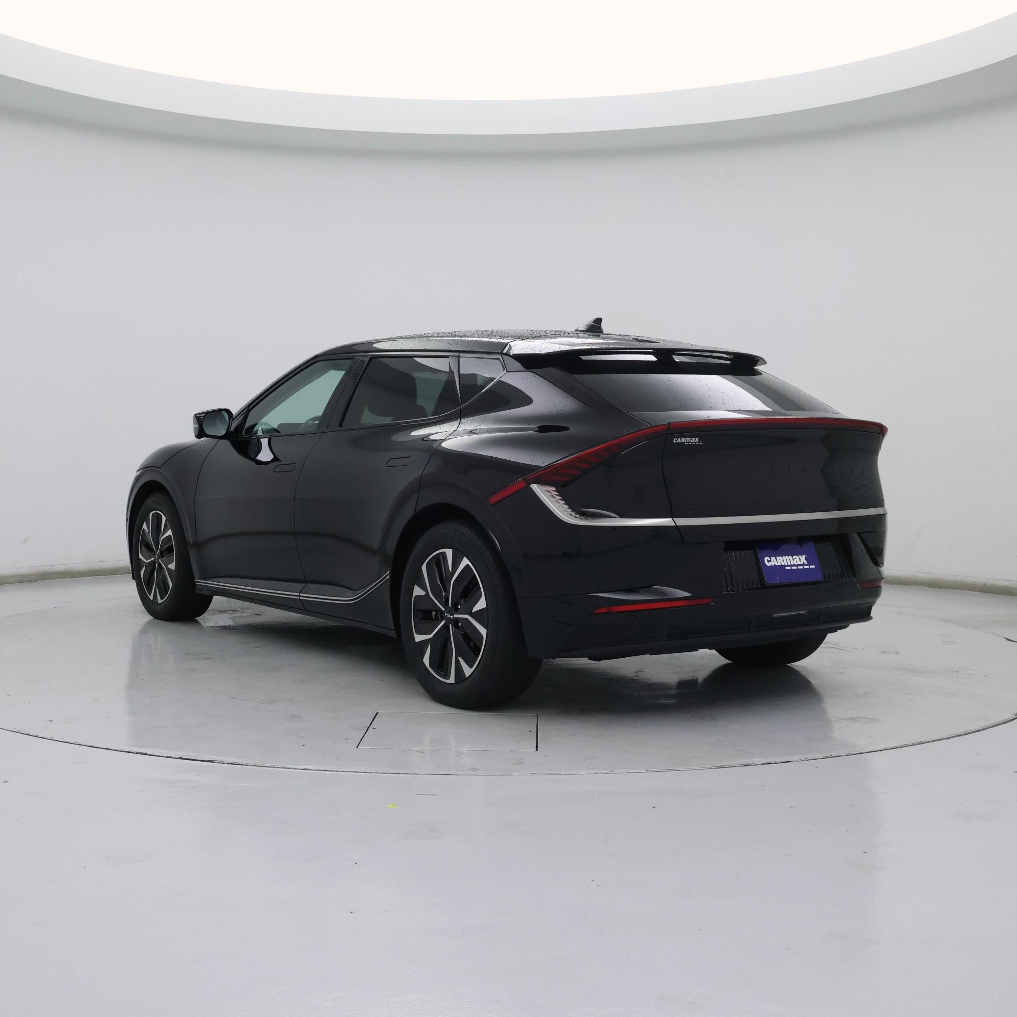 Thumbnail: 2023 Kia EV6 - 2