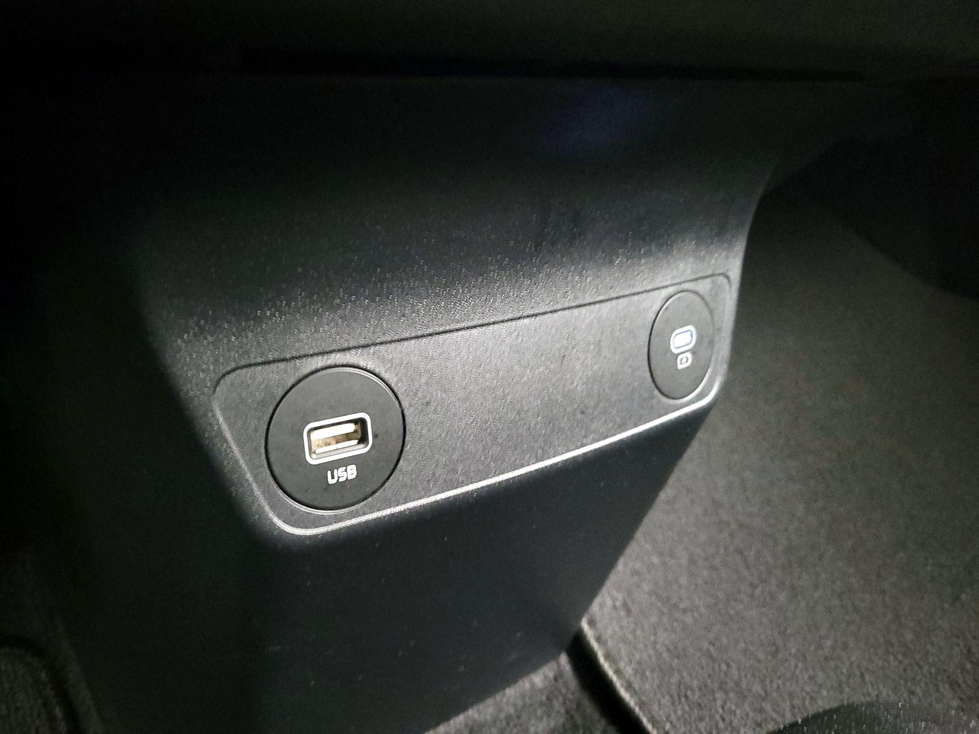 Thumbnail: 2023 Kia EV6 - 19