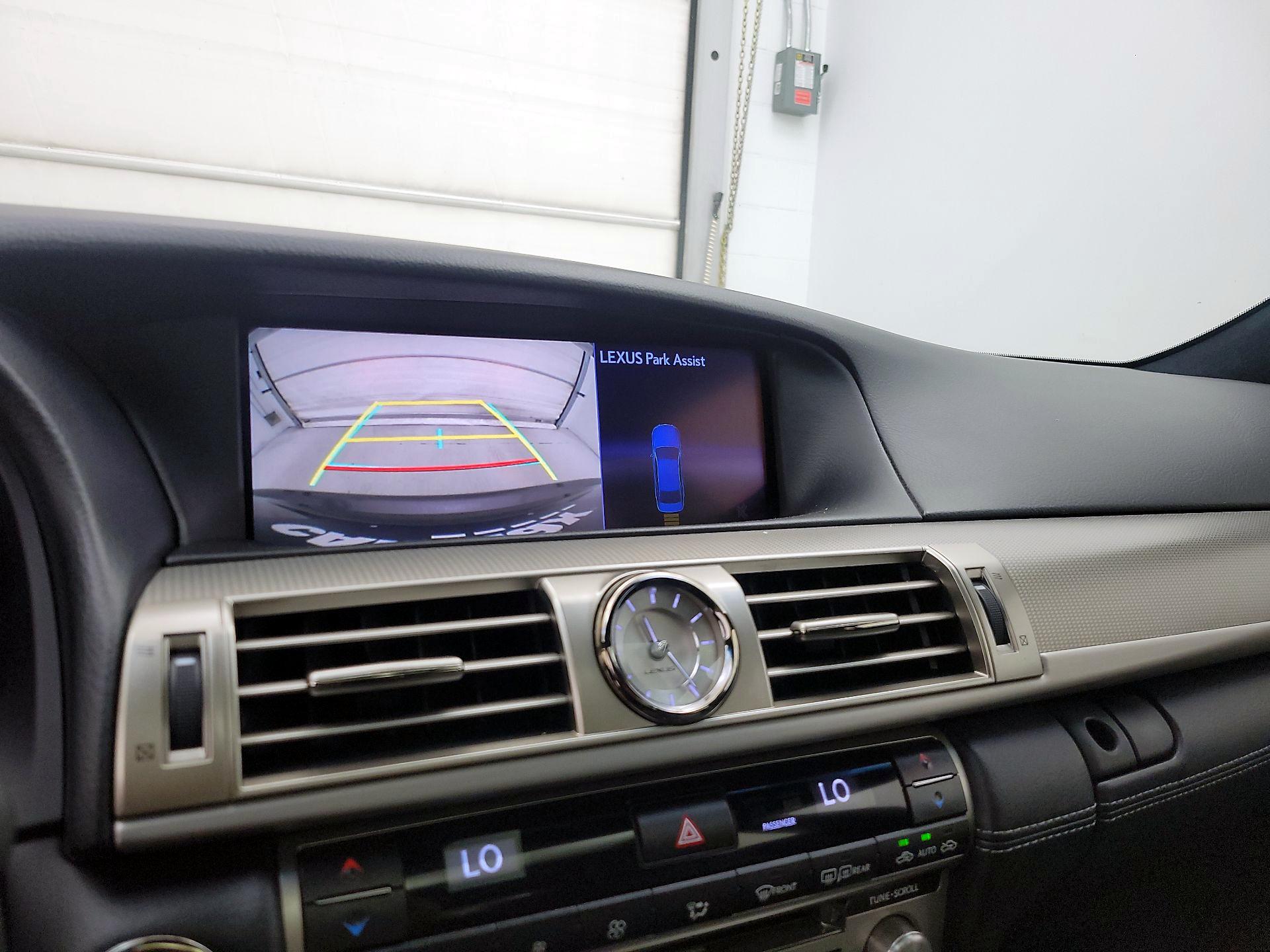 Thumbnail: 2015 Lexus LS - 14