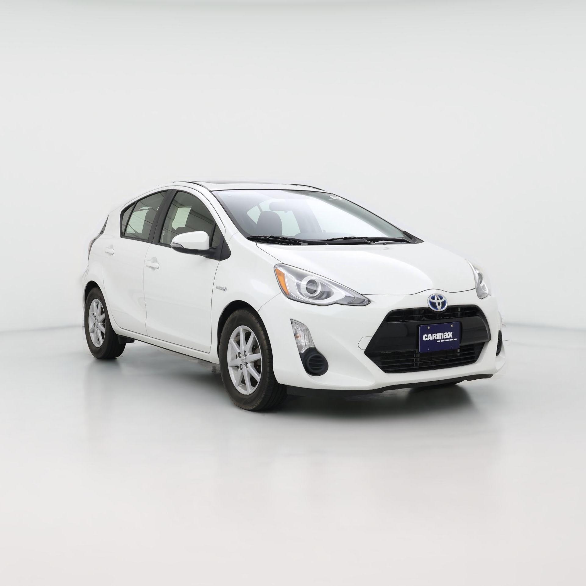 Thumbnail: 2015 Toyota Prius c - 1