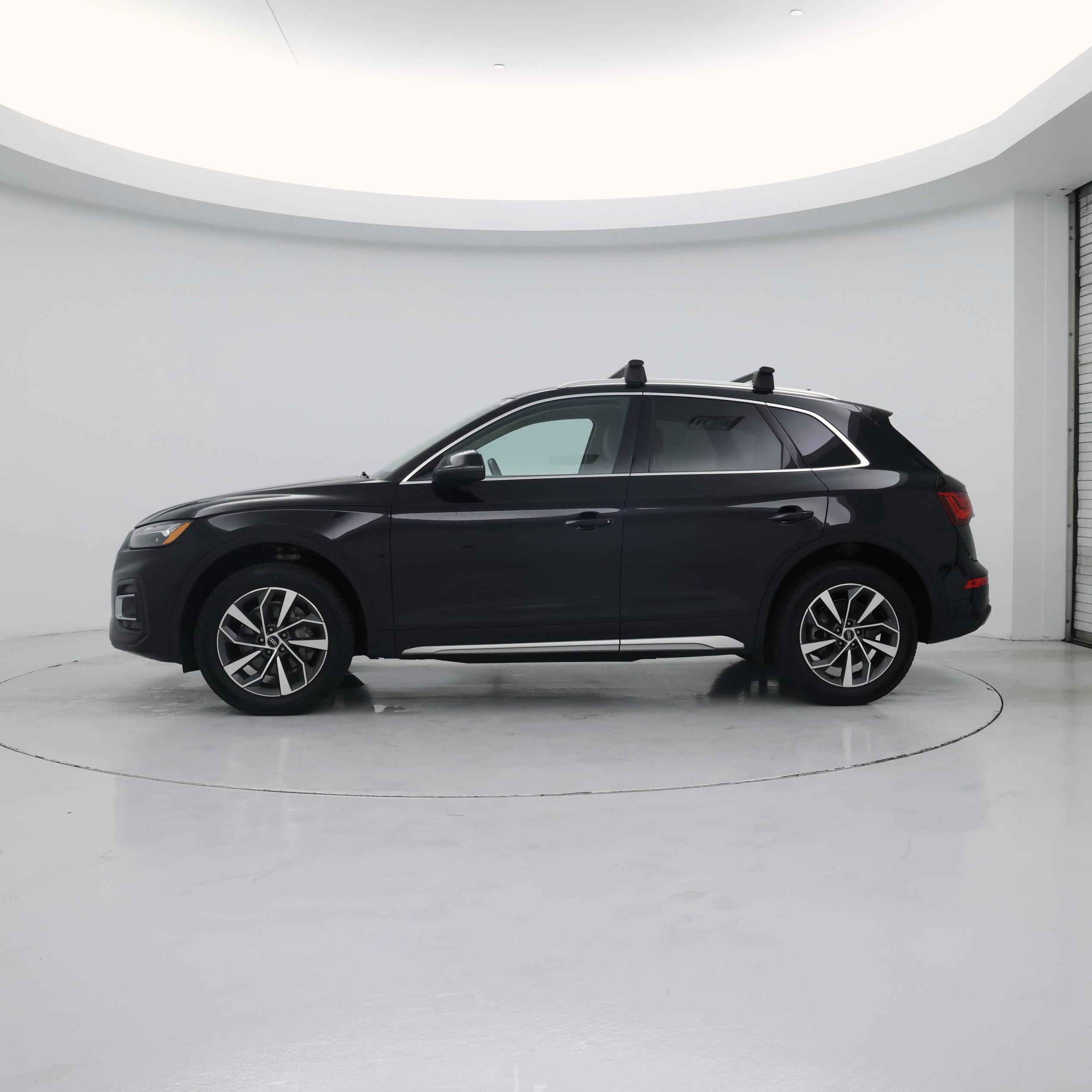 Thumbnail: 2021 Audi Q5 - 3