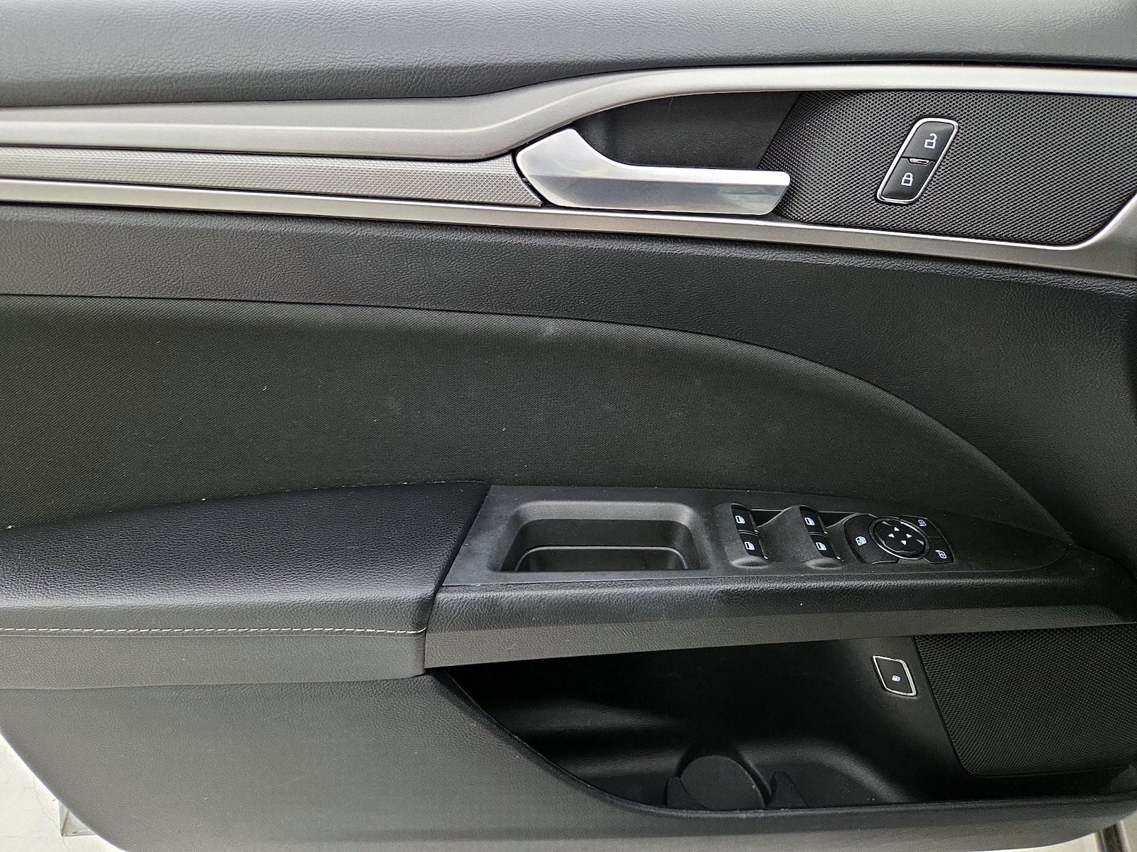2019 Ford Fusion Hybrid SE - Photo 13
