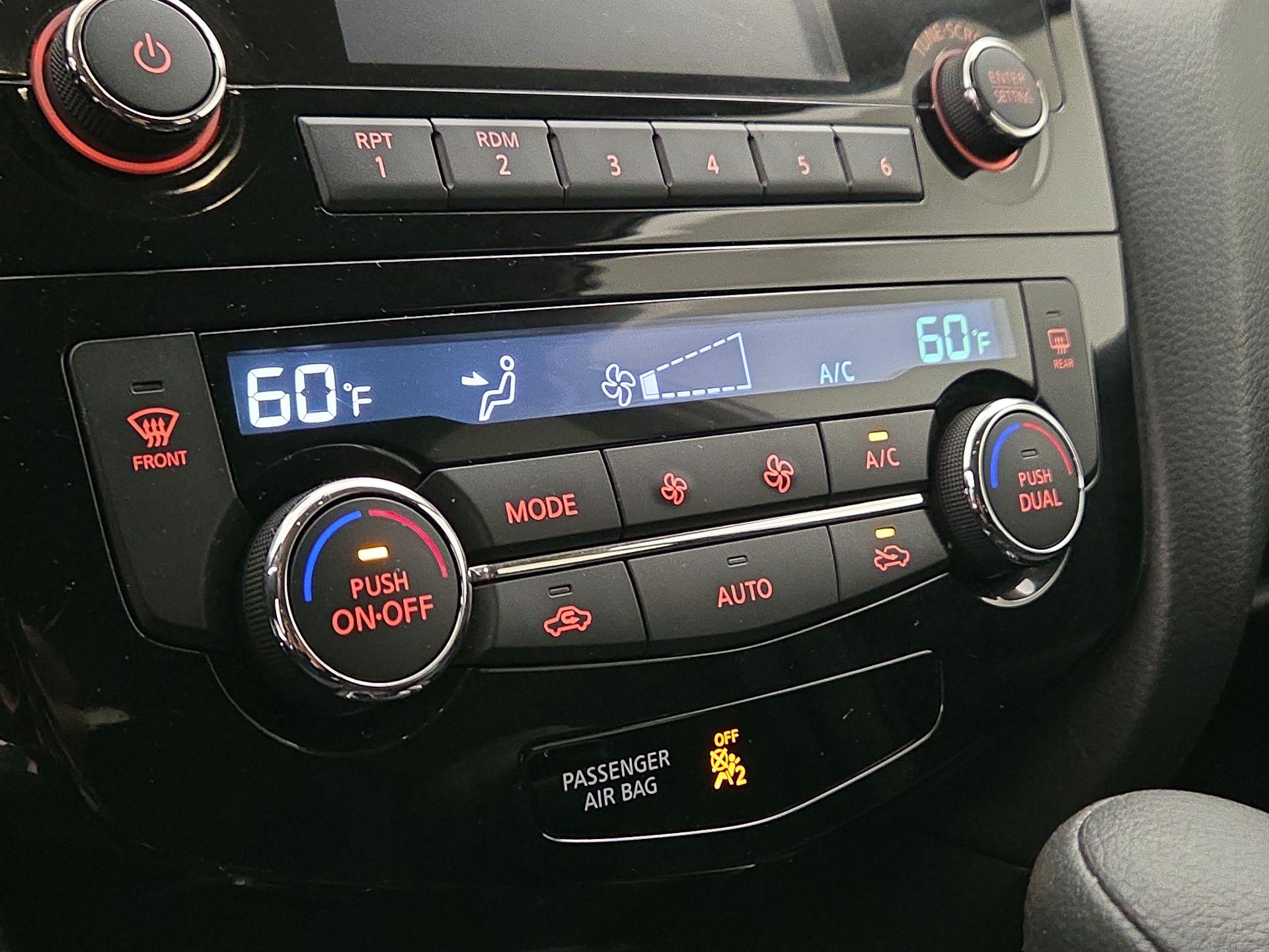 Thumbnail: 2014 Nissan Rogue - 16
