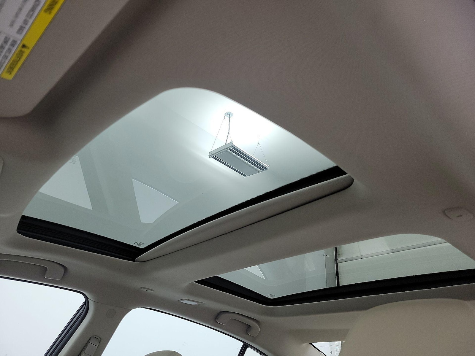 Panoramic Sunroof & Skylight(s)